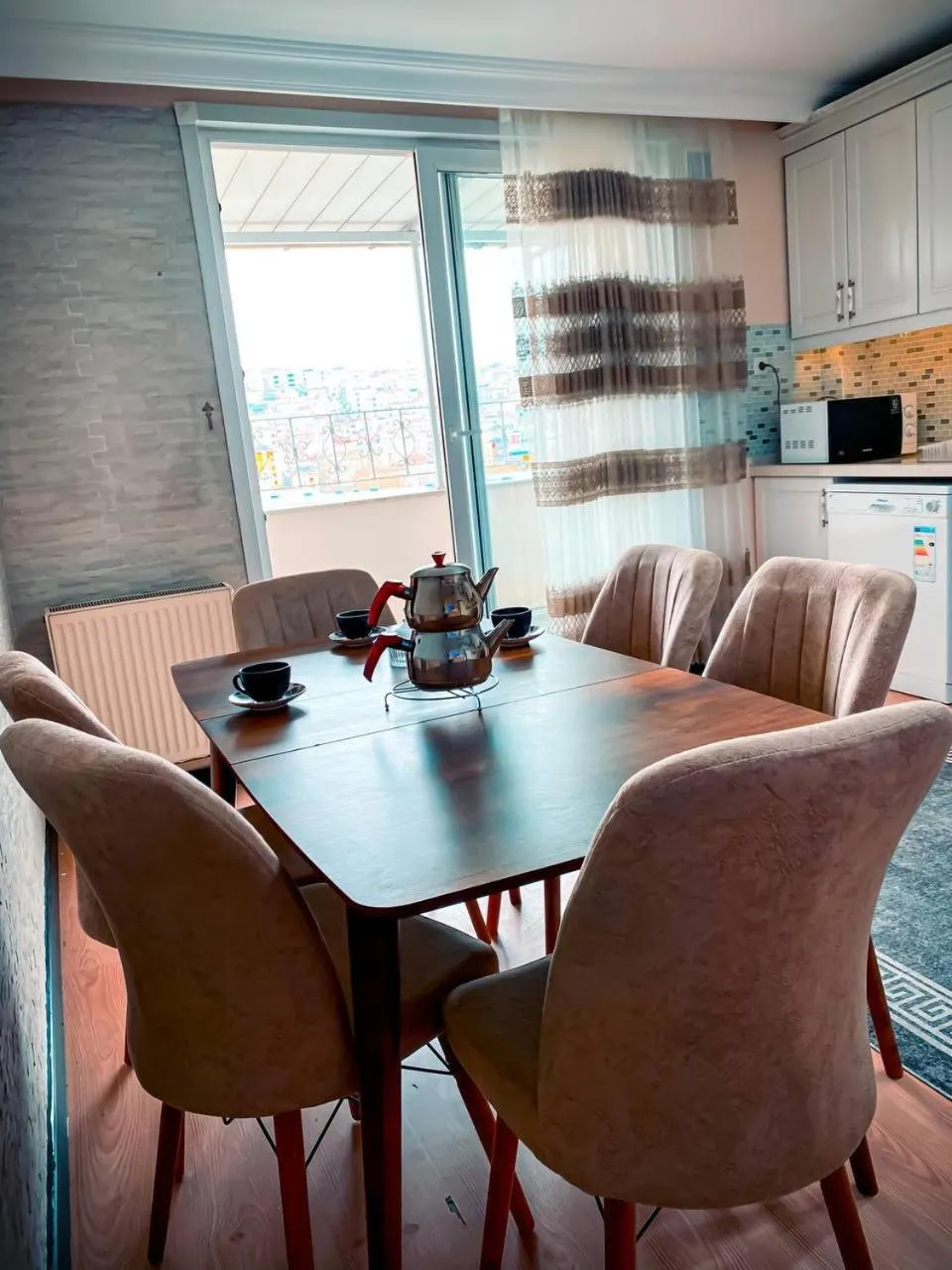 Dining area in Eyüpsultan ABS Suites