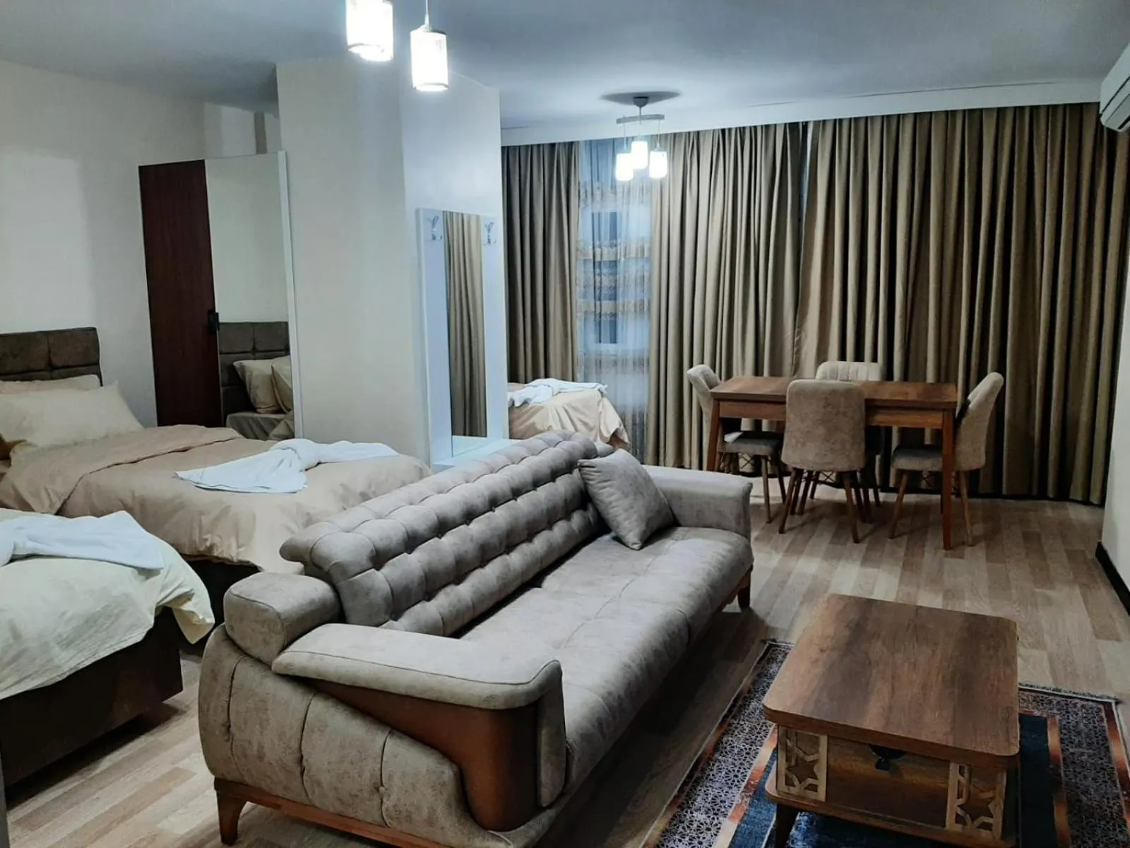 Photo of the whole room, Bed in Eyüpsultan ABS Suites