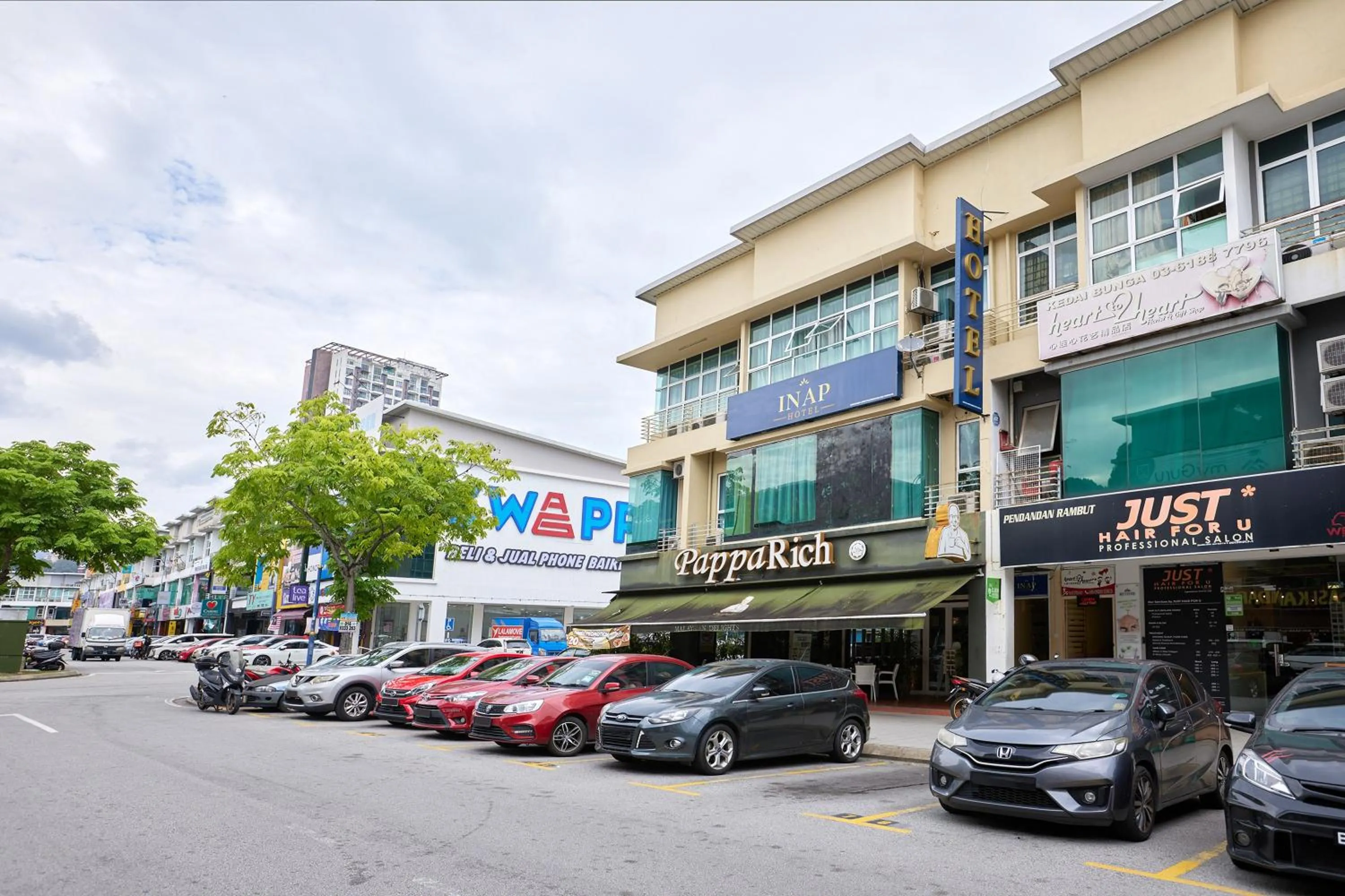 Property building in Hotel Inap Sri Gombak