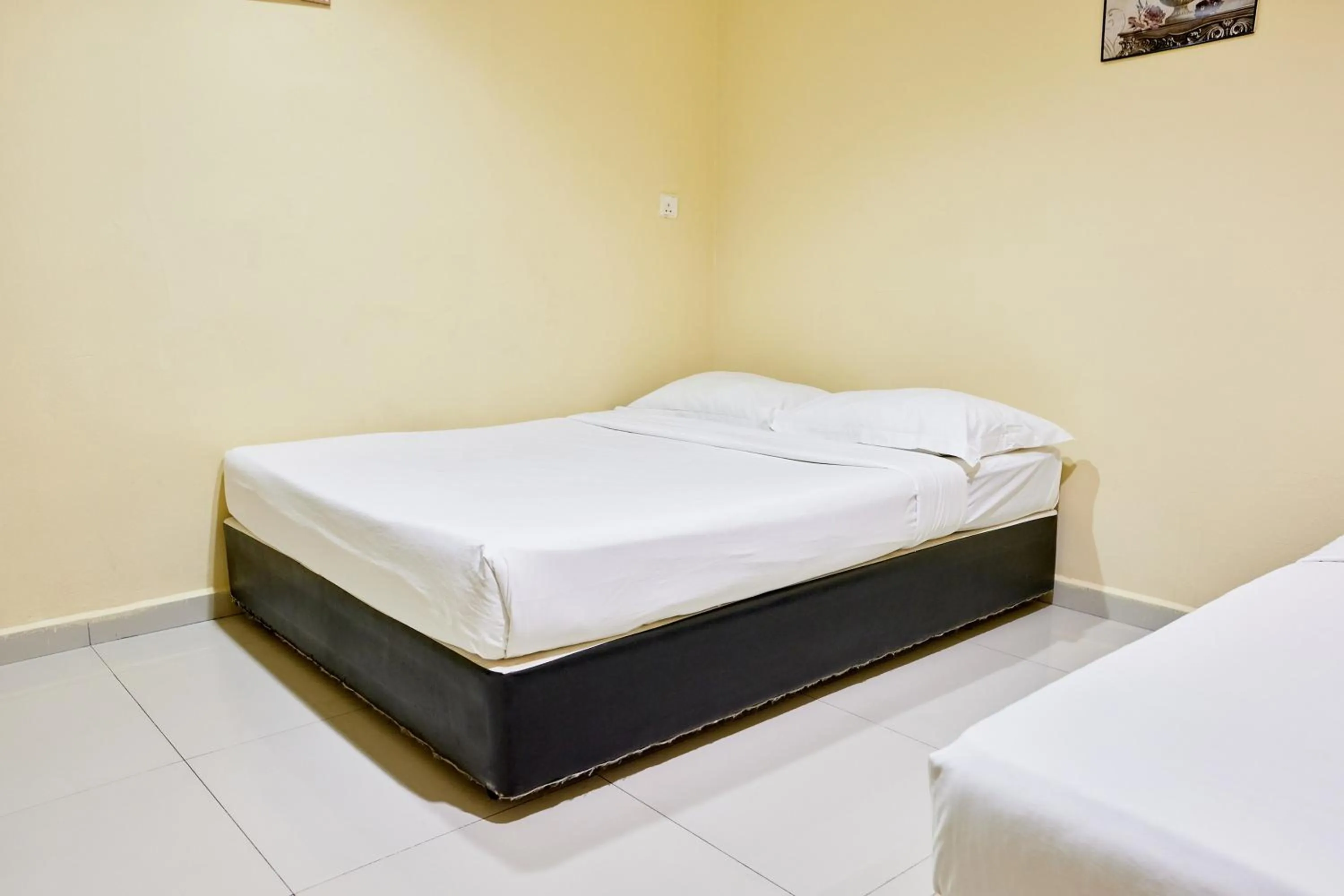 Bedroom, Bed in Hotel Inap Sri Gombak