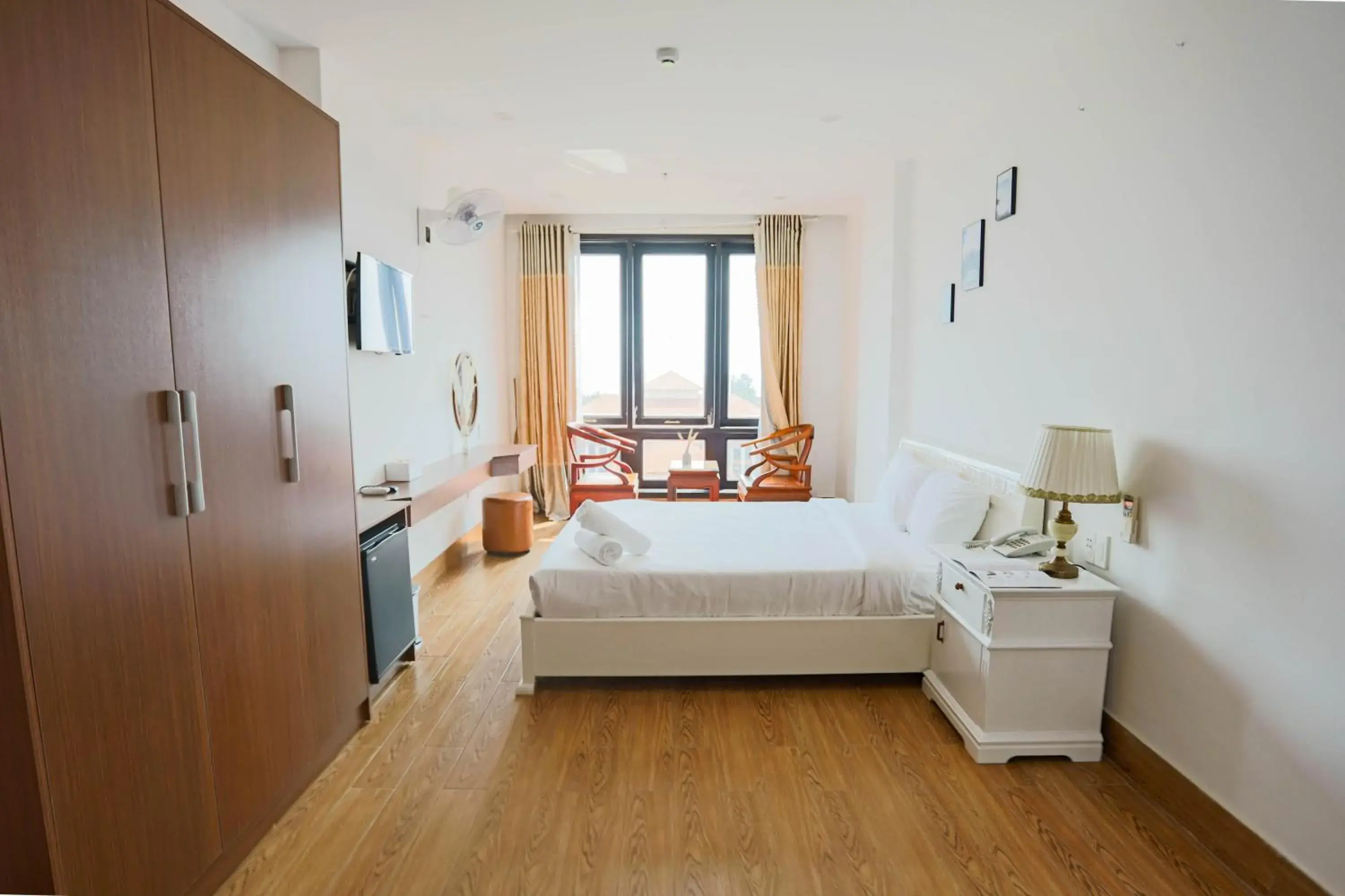 Deluxe King Room in SeaColor Beachstay Danang Hotel by Haviland Deluxe King Room in SeaColor Beachstay Danang Hotel by Haviland