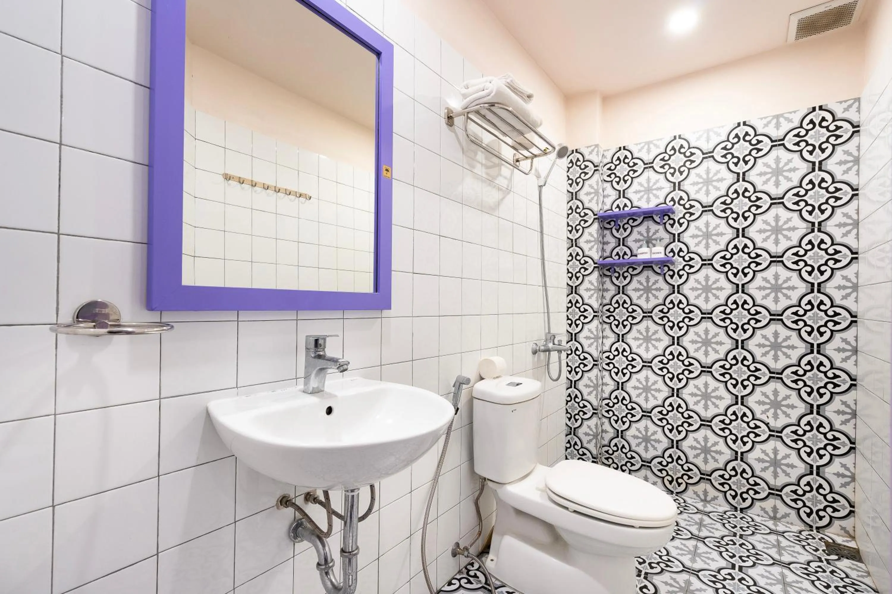 Ahu Hotel & Apartment