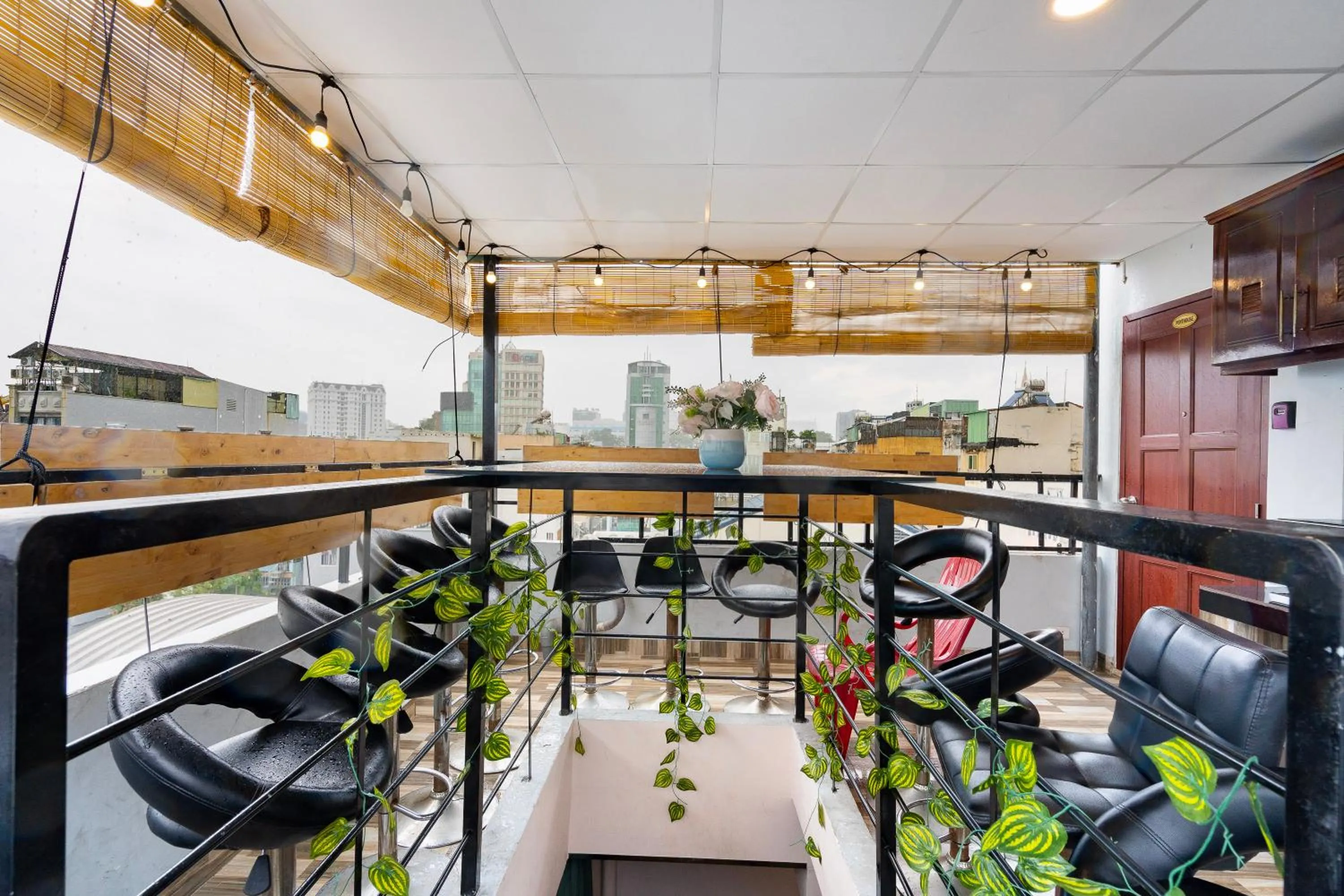 Ahu Hotel & Apartment