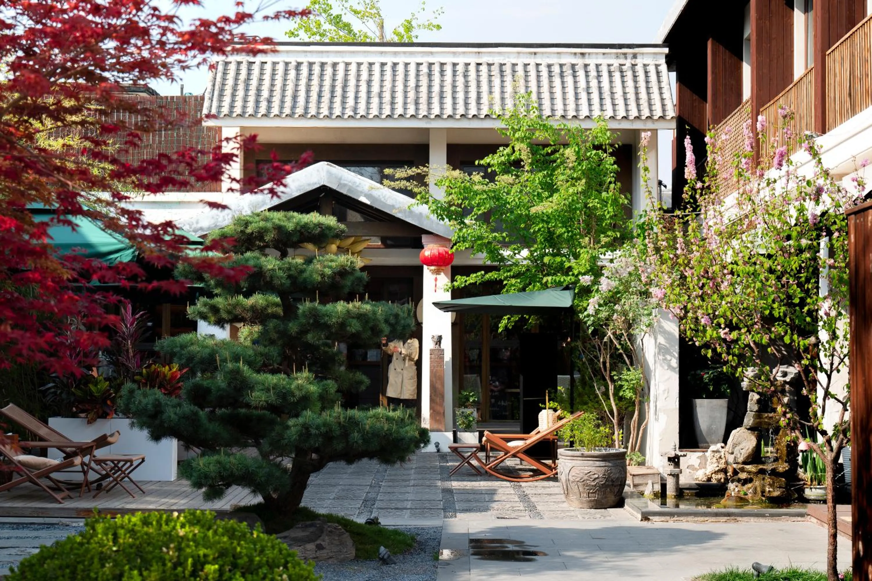 Property building in Dasein Youlan Hotel-Near the Forbidden City, Tiananmen Square, Guijie Street, Beihai Park, Jingshan Park, and Yonghe Temple