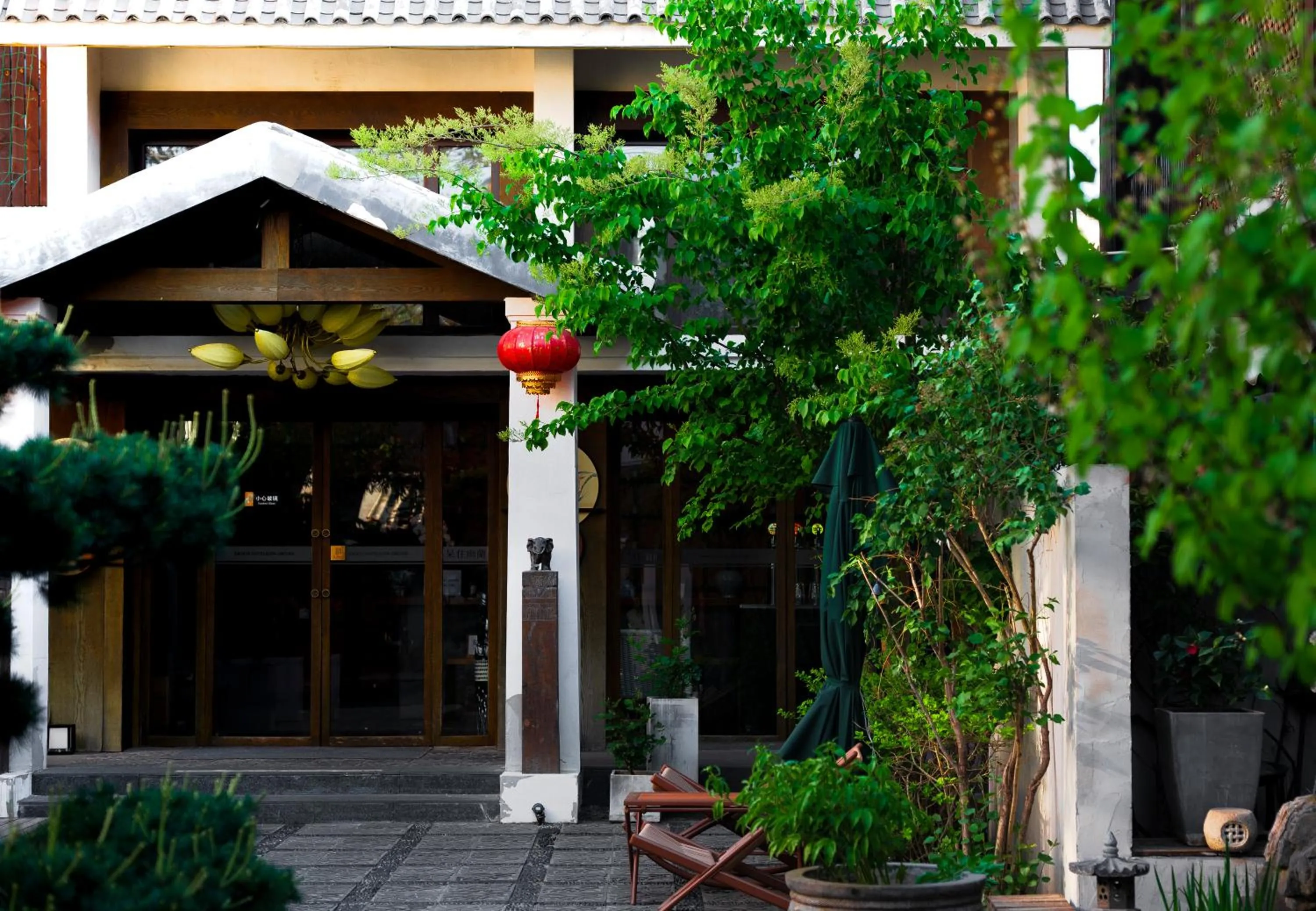 Property building in Dasein Youlan Hotel-Near the Forbidden City, Tiananmen Square, Guijie Street, Beihai Park, Jingshan Park, and Yonghe Temple