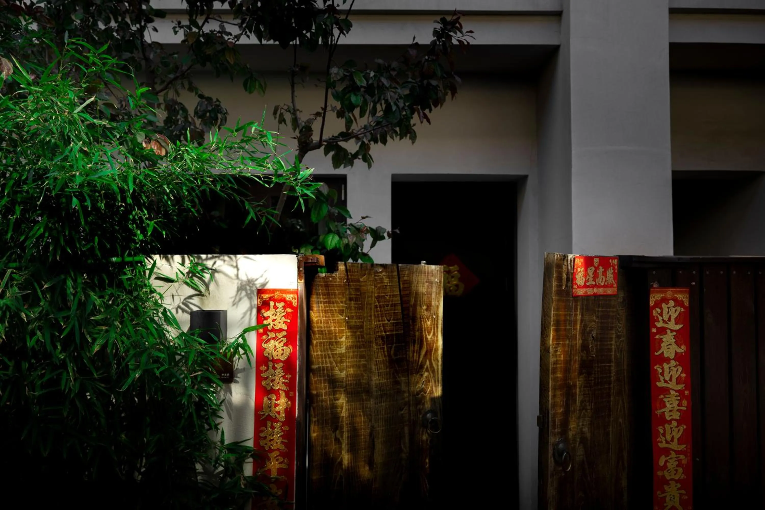 Property building in Dasein Youlan Hotel-Near the Forbidden City, Tiananmen Square, Guijie Street, Beihai Park, Jingshan Park, and Yonghe Temple