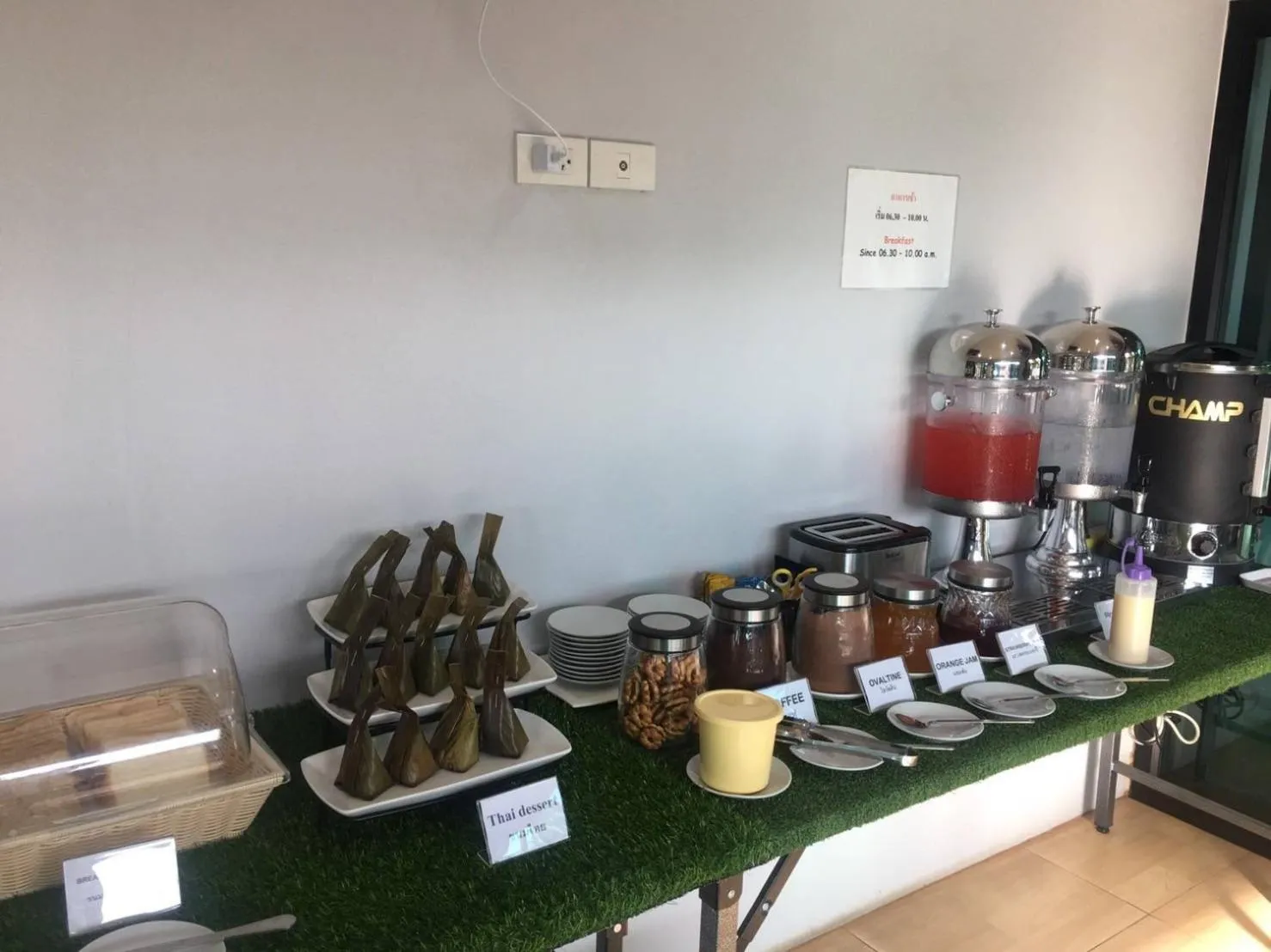 Coffee/tea facilities in Modern Resort