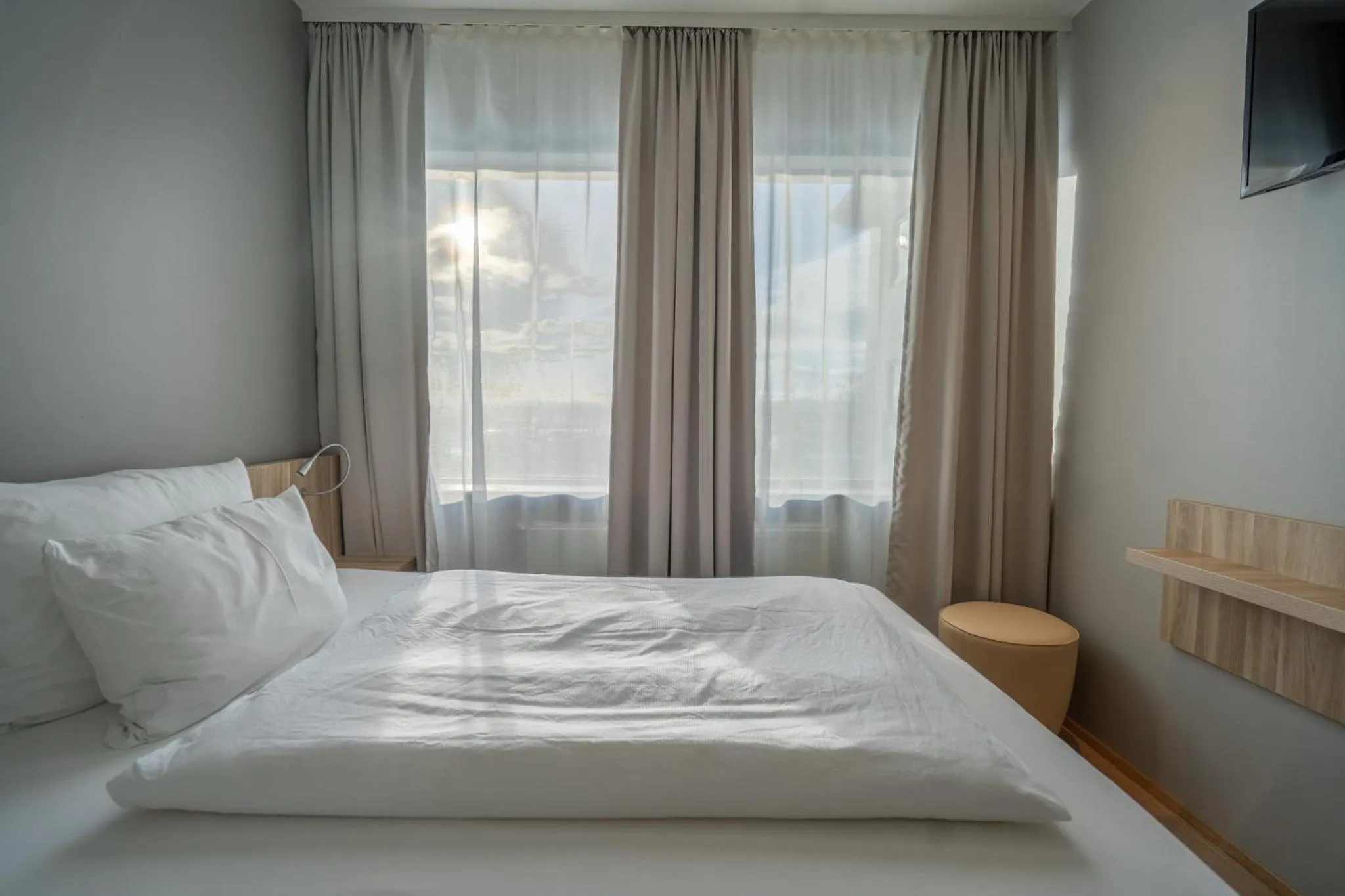 Property building, Bed in Hótel Laugarbakki