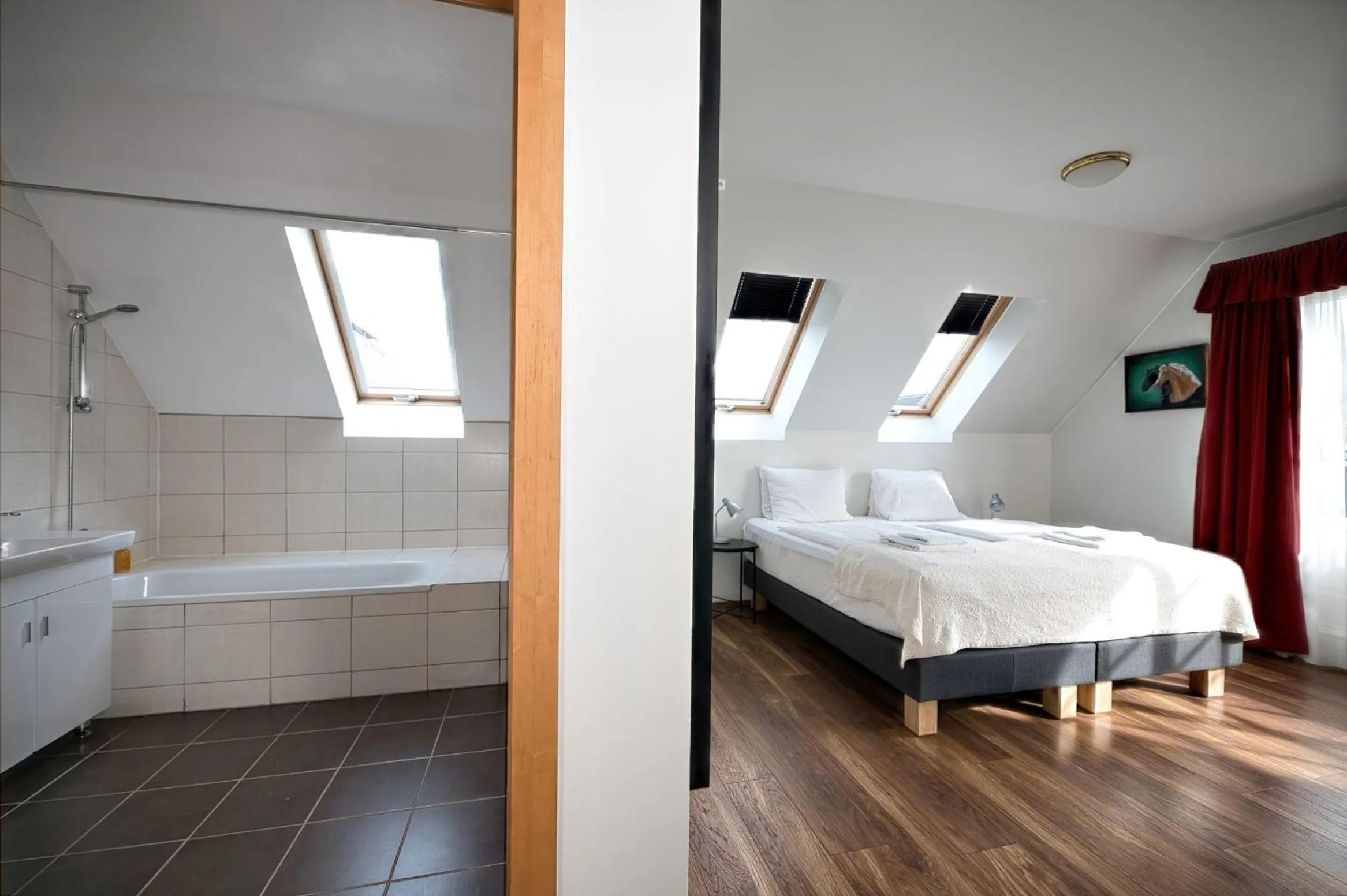 Bathroom, Bed in Hotel Laxnes