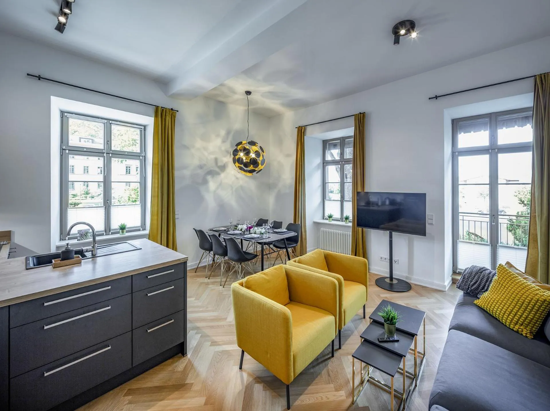 Two-Bedroom Apartment in Acapella Suite Allegro 76qm I Altstadt l Weinberg