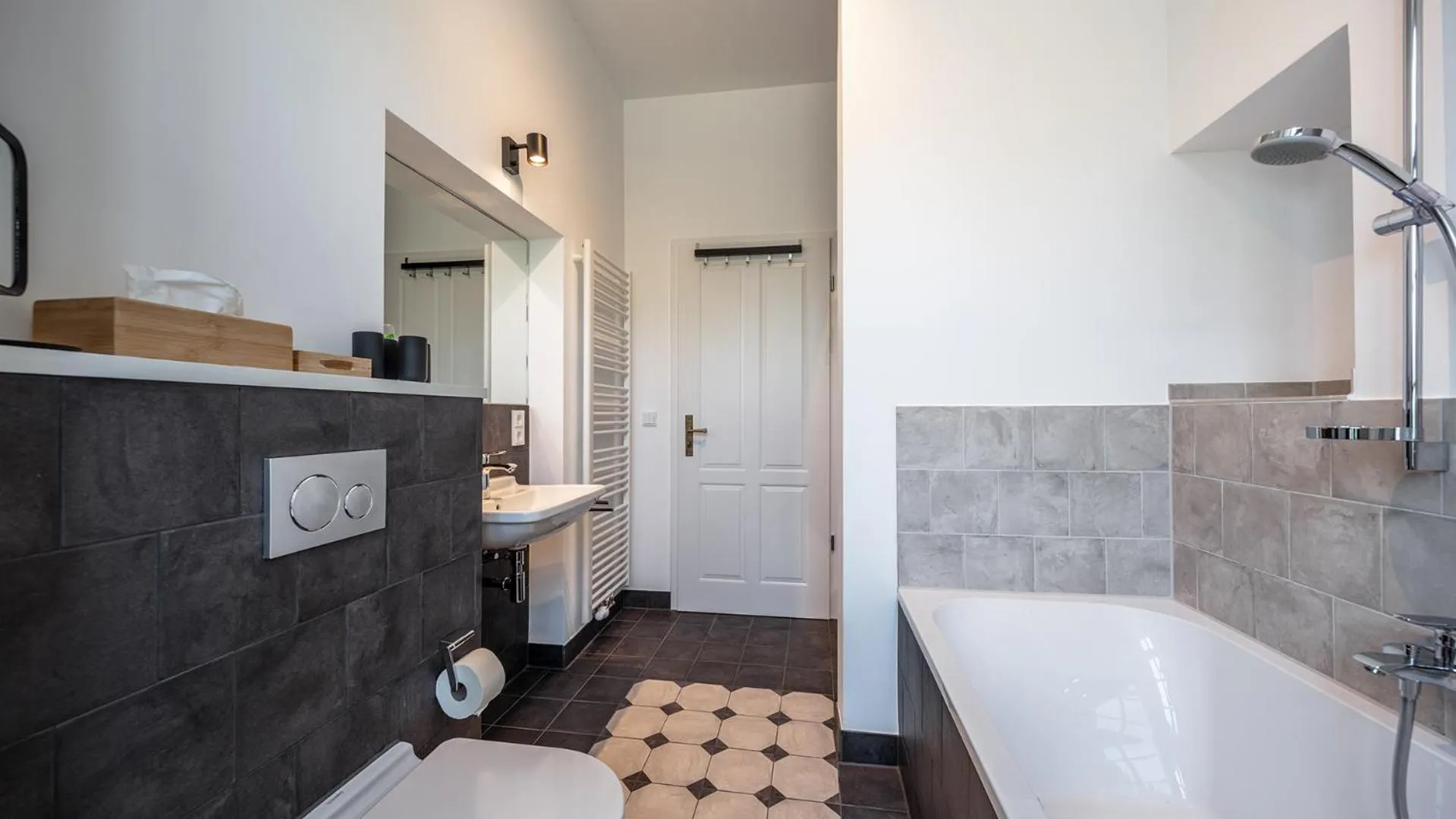 Bathroom in Acapella Suite Allegro 76qm I Altstadt l Weinberg