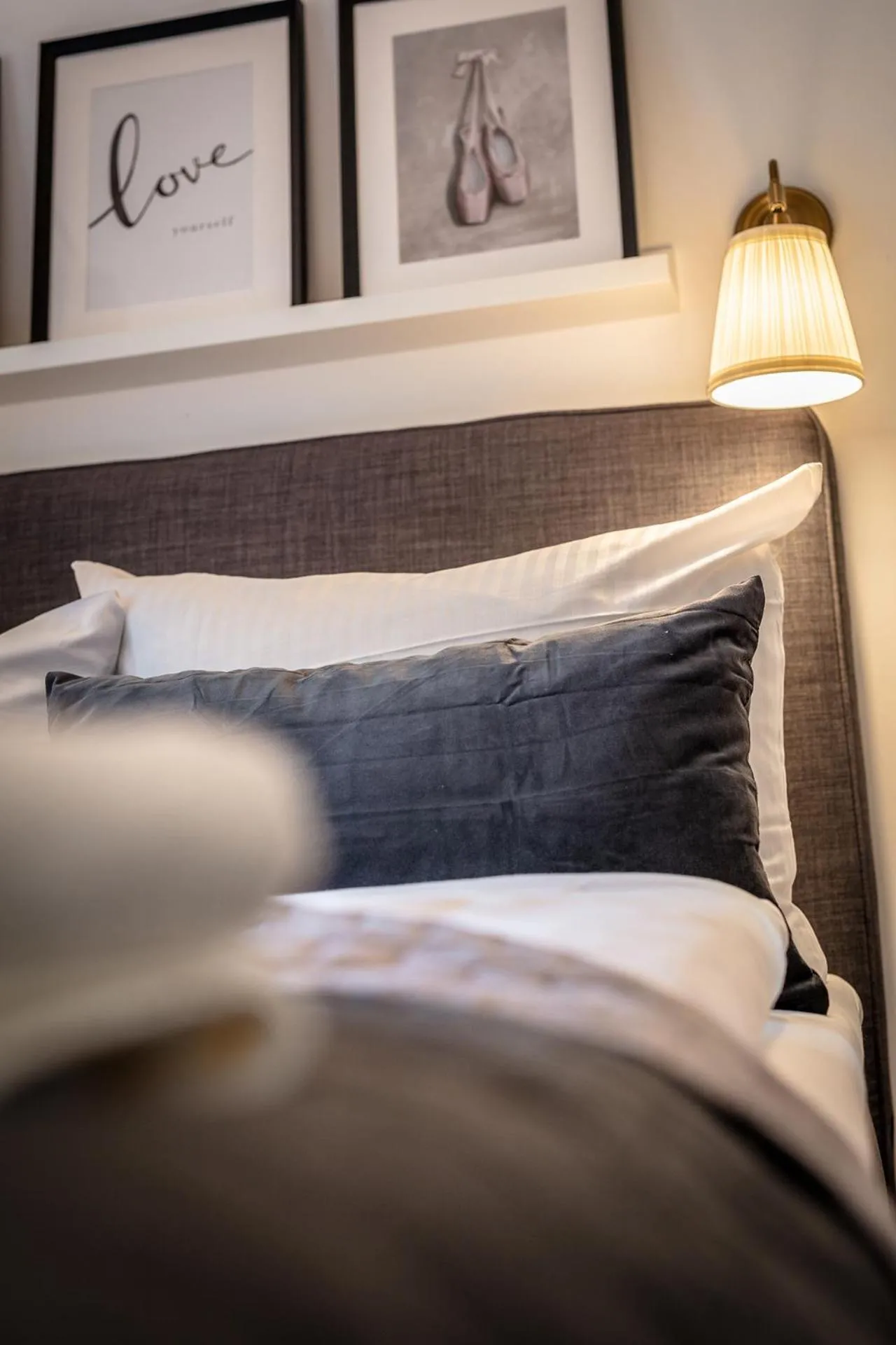 Bedroom, Bed in Acapella Suite Allegro 76qm I Altstadt l Weinberg