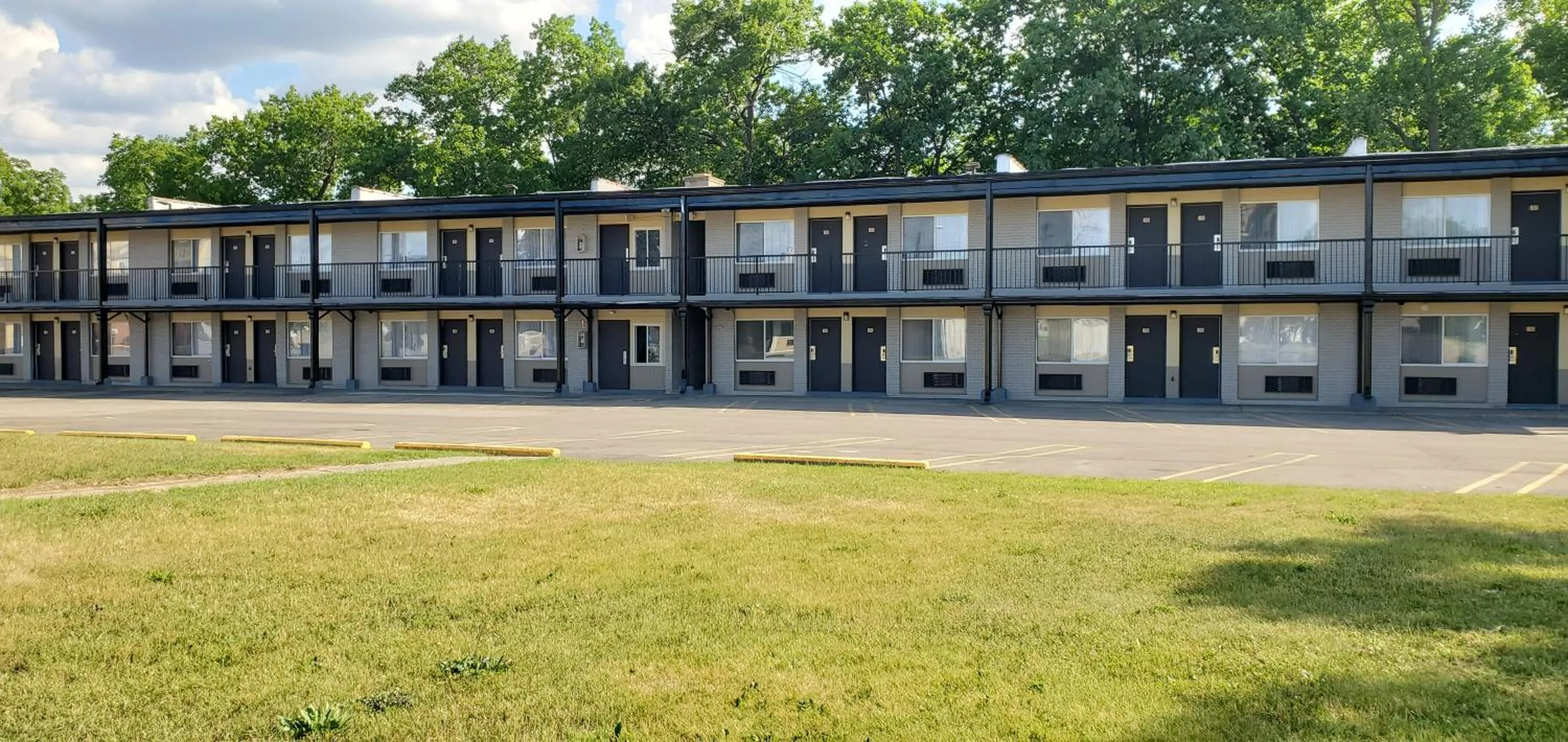 Property building in Travelodge by Wyndham Livonia Canton Novi Detroit Area