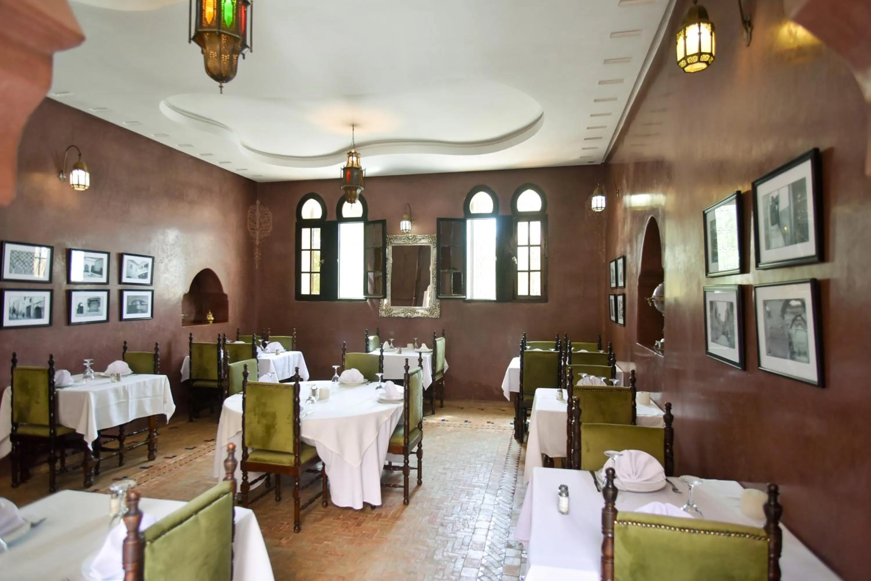 Restaurant/places to eat in Riad Yacout