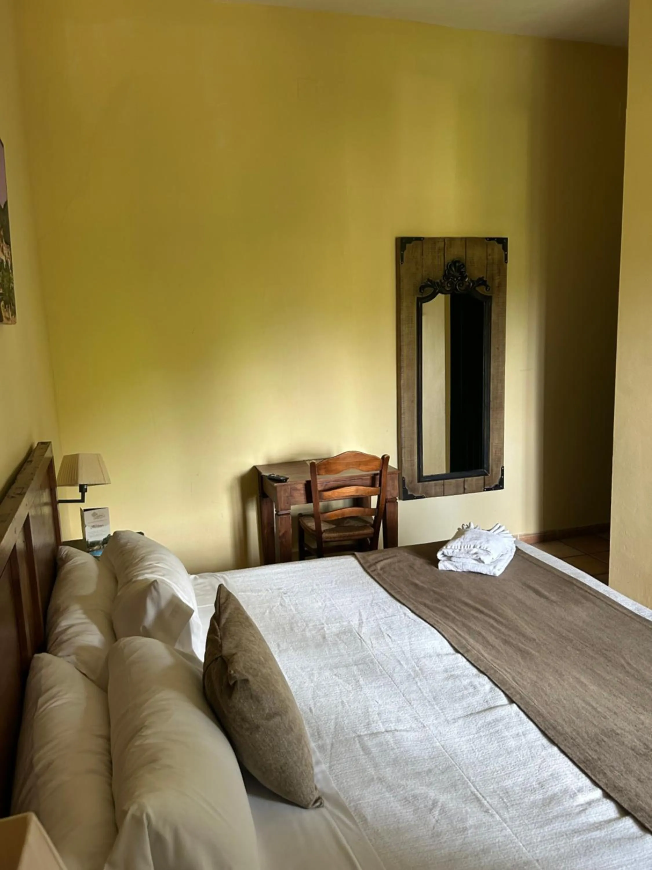 Bed in Hotel Rural Castillo de Biar Finca FANECAES