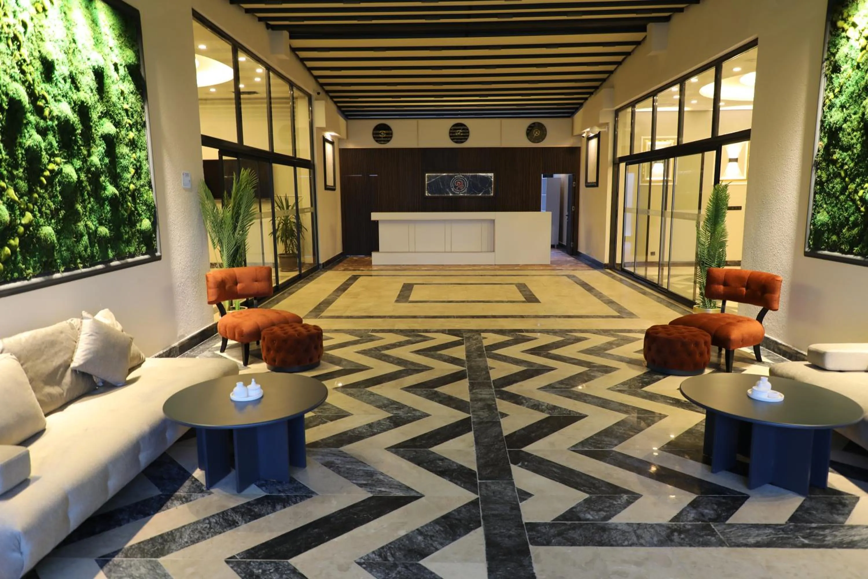 Seating area in ROSEIRA MAR-INN LUXURY