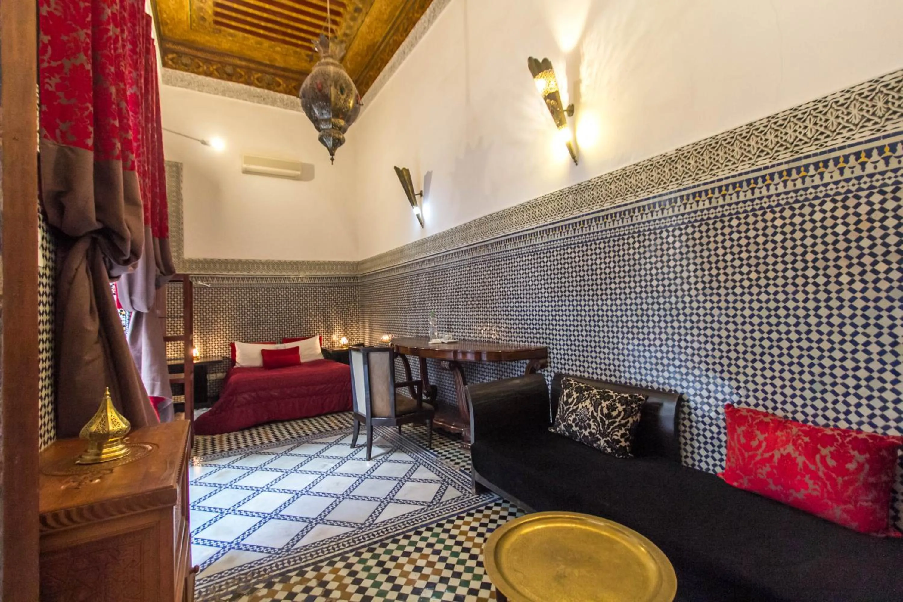 Bedroom in Riad Fez Yamanda