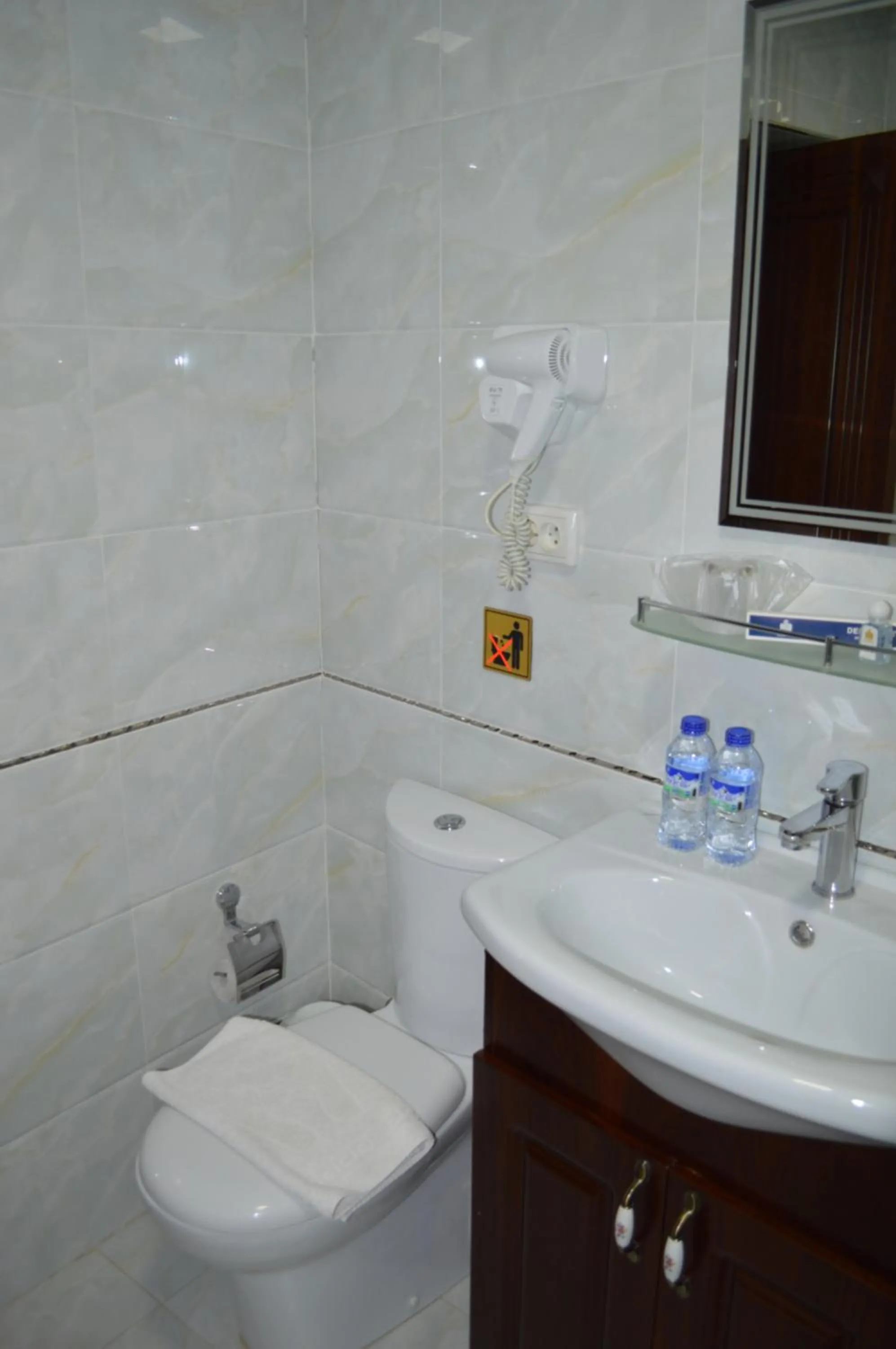 Deluxe Twin Room in KABIR HOTEL