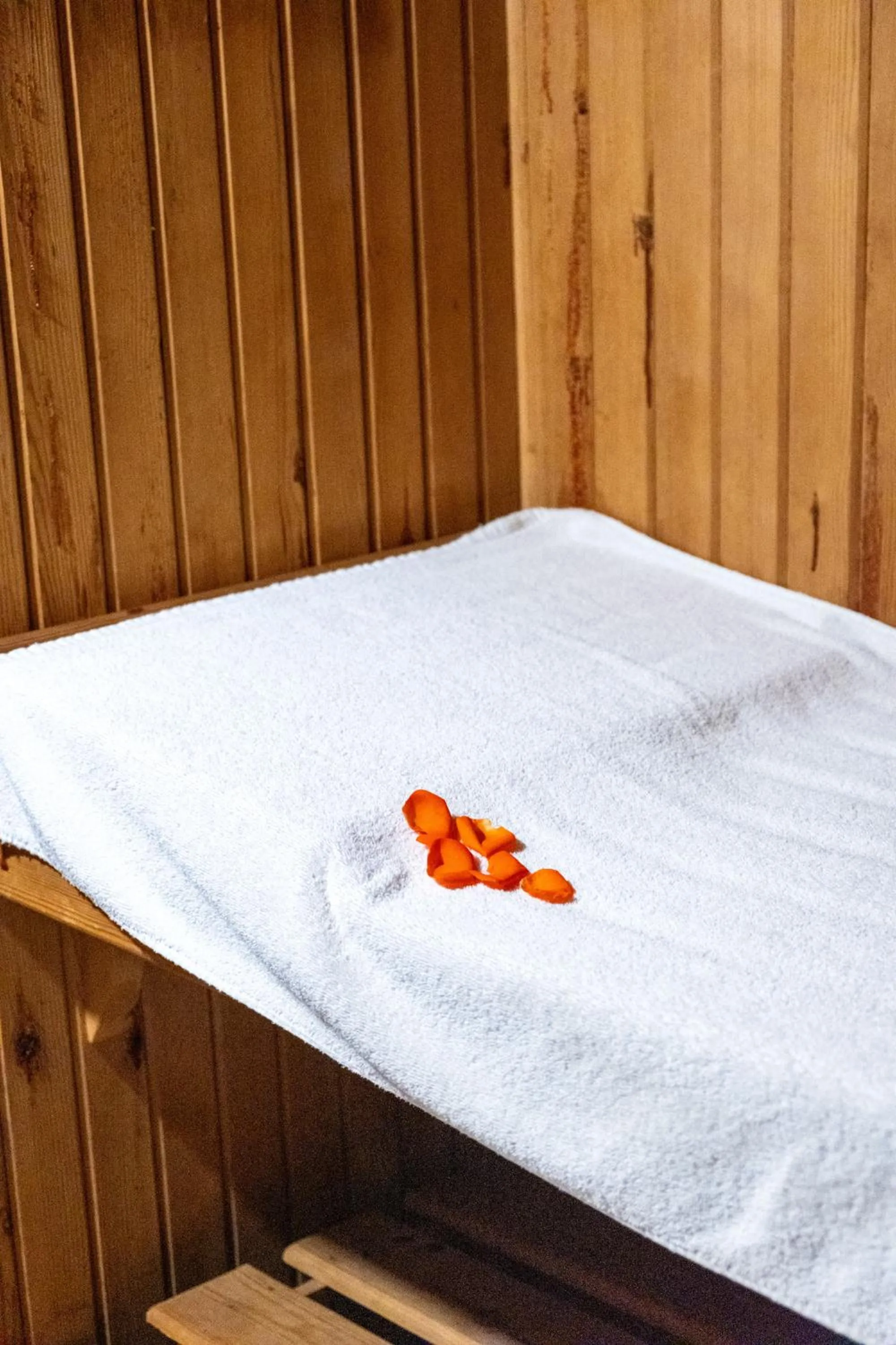 Massage, Bed in Imperial Holiday Hôtel & spa