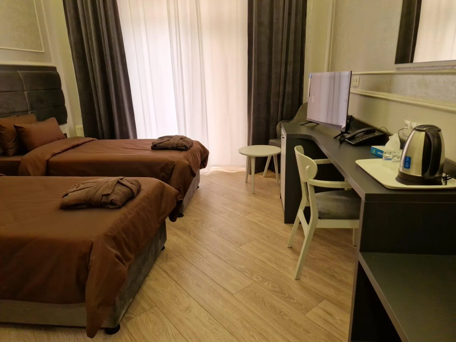 TV and multimedia, Bed in Sun City Hotel & Spa Naftalan