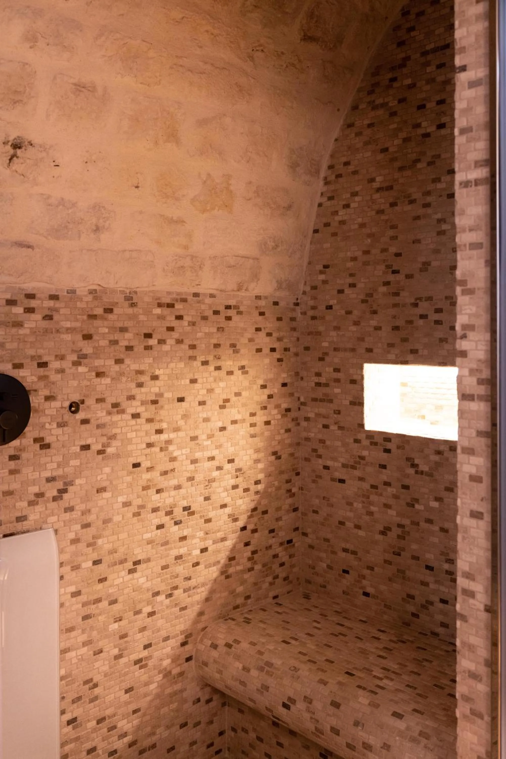 Steam room in Masseria Auraterrae