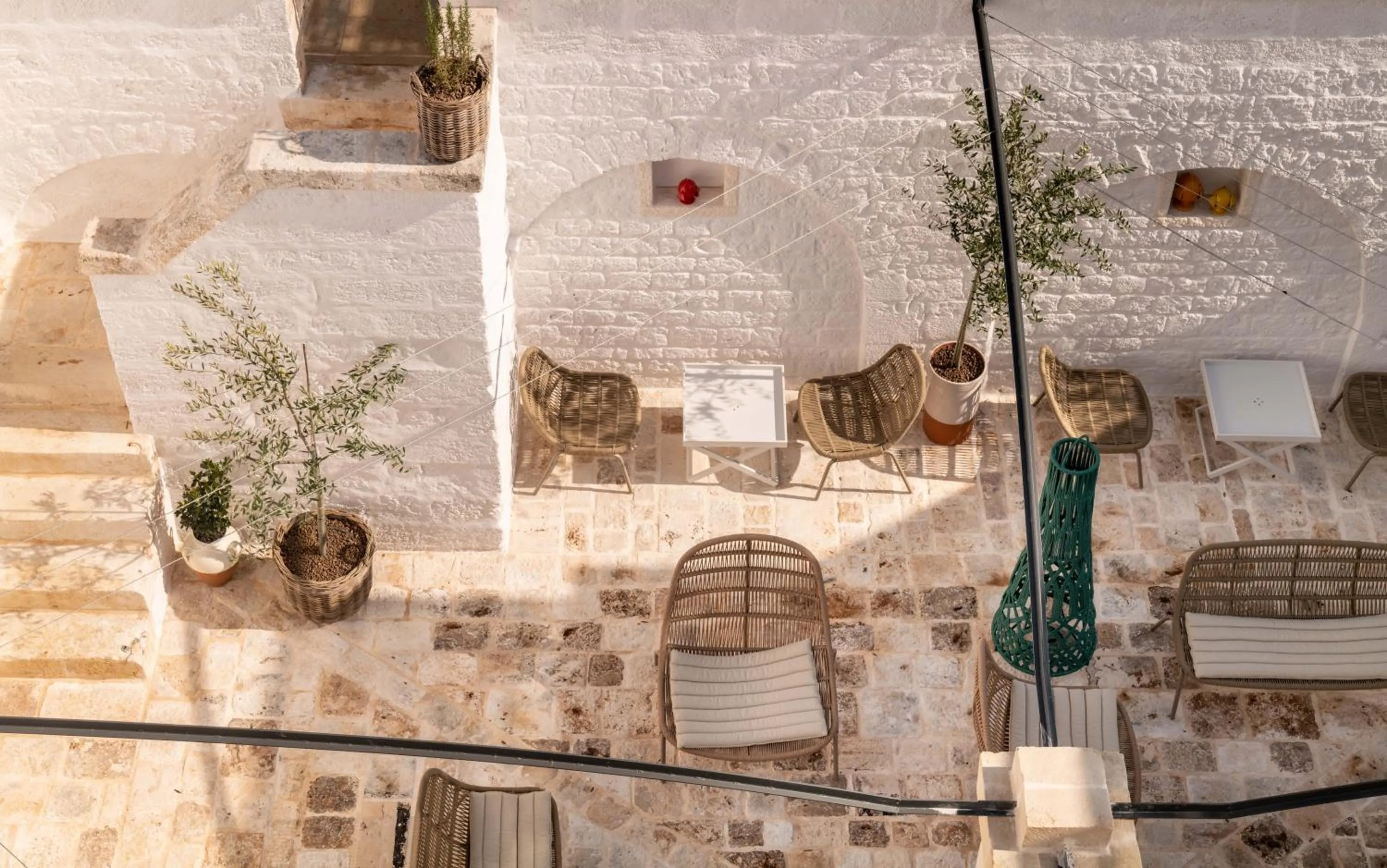 Inner courtyard view in Masseria Auraterrae