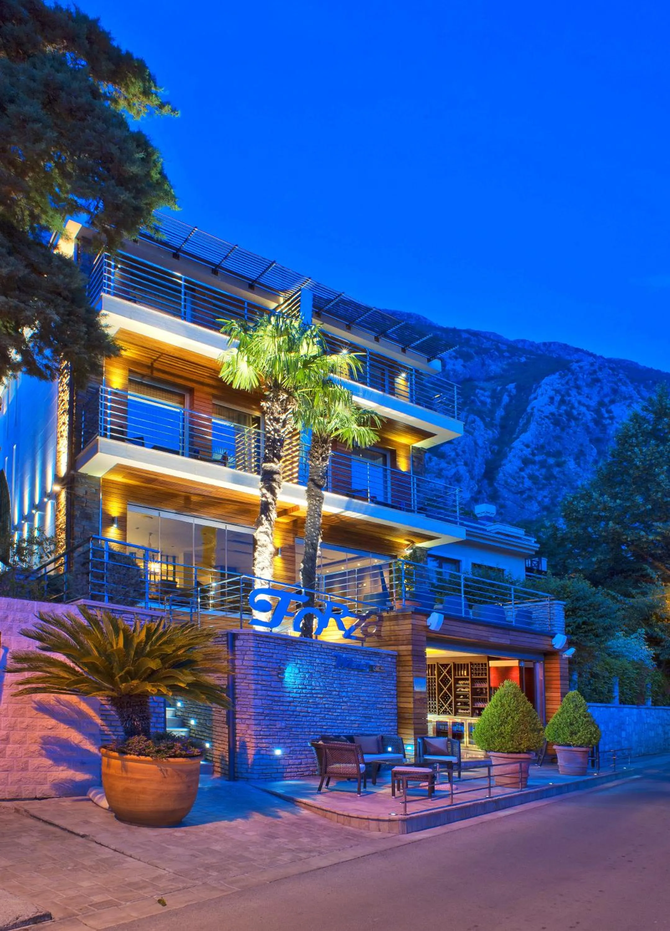 Facade/entrance in Hotel Forza Mare