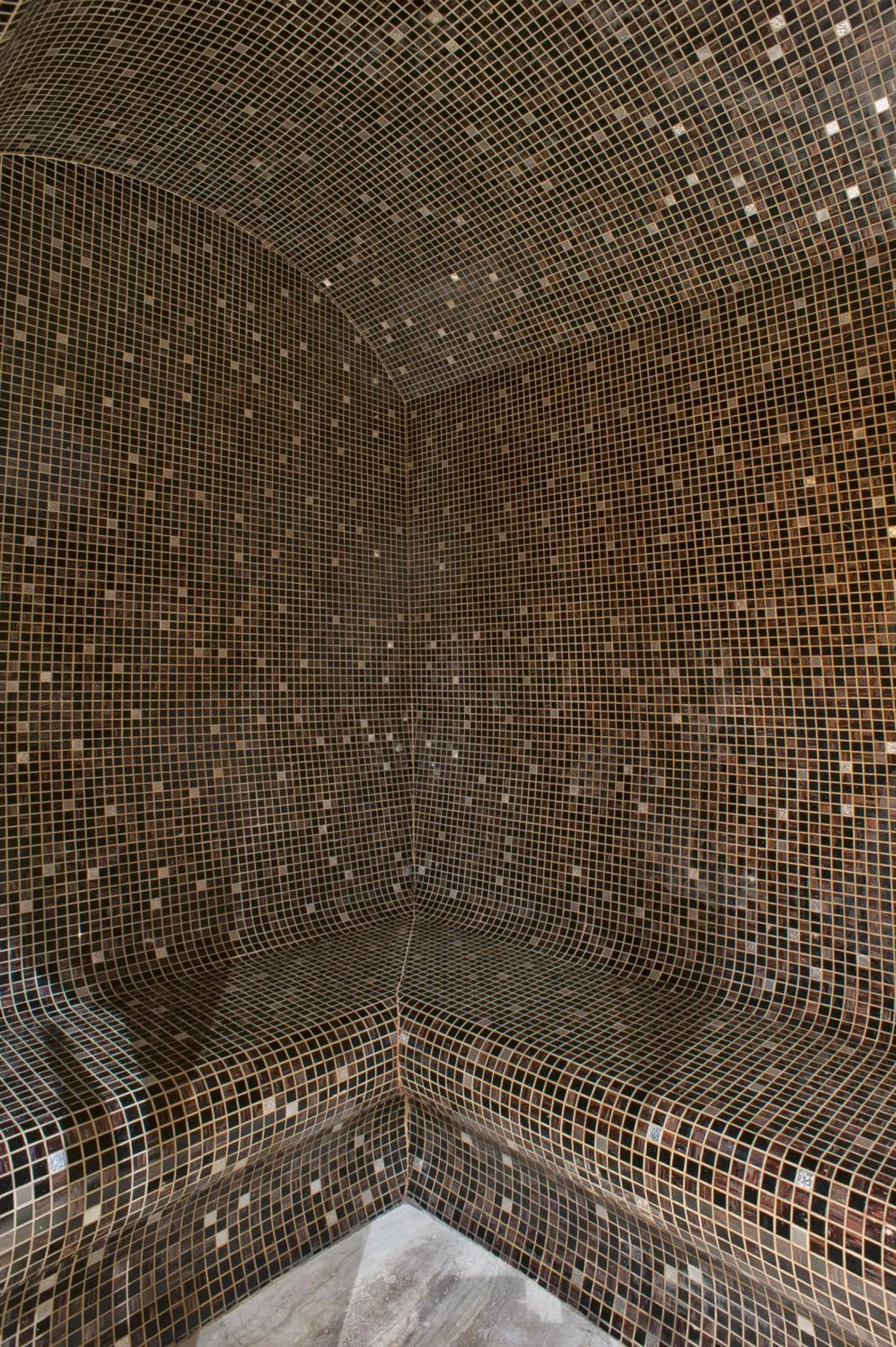 Steam room in Hotel Forza Mare