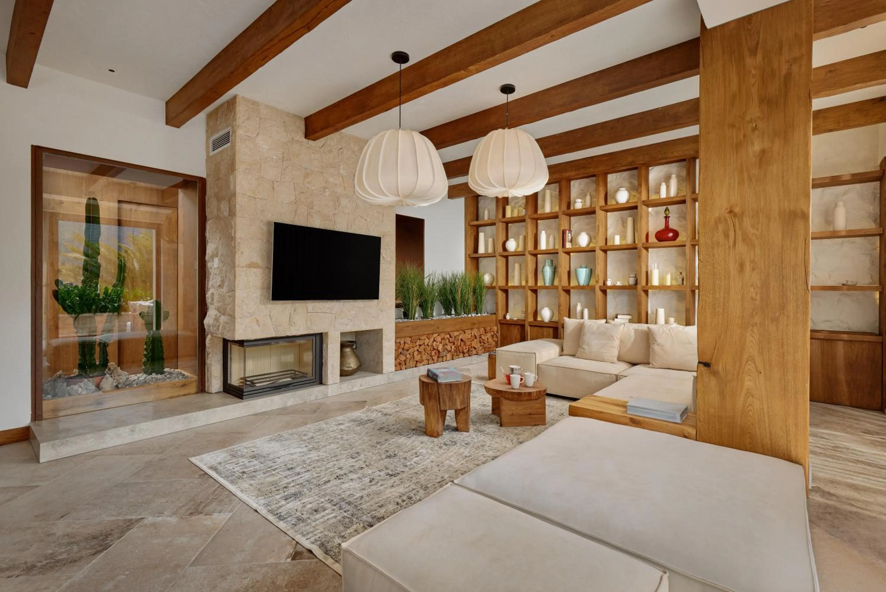 Communal lounge/ TV room in Hotel Forza Mare