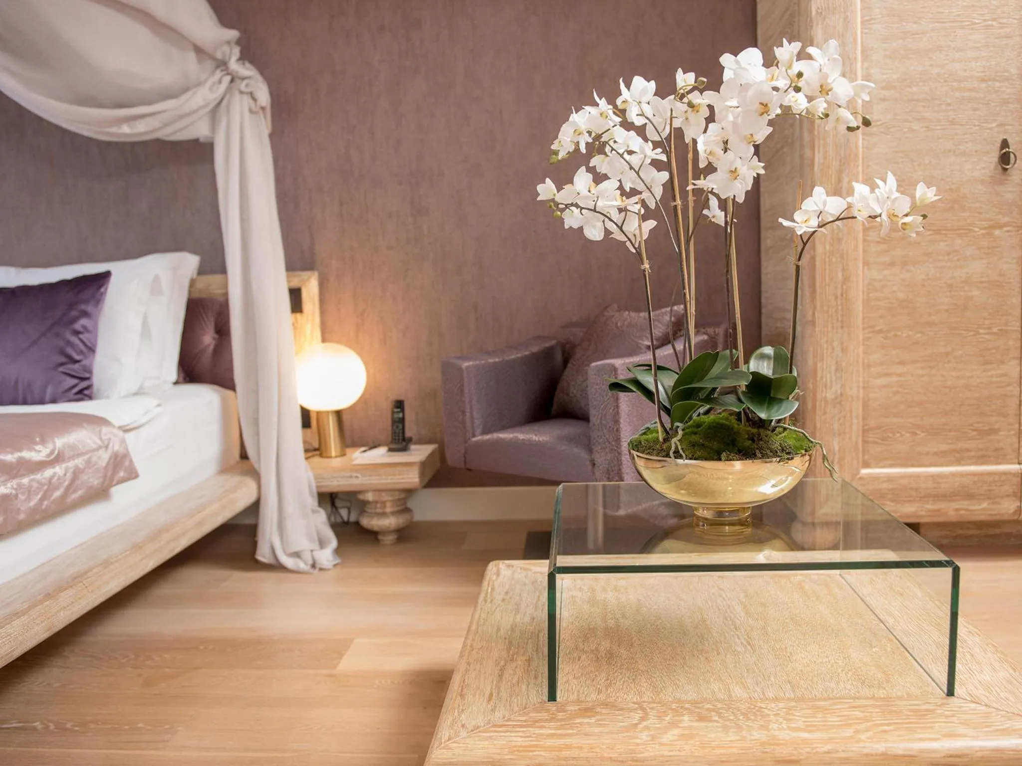 Decorative detail, Bed in Hotel Forza Mare