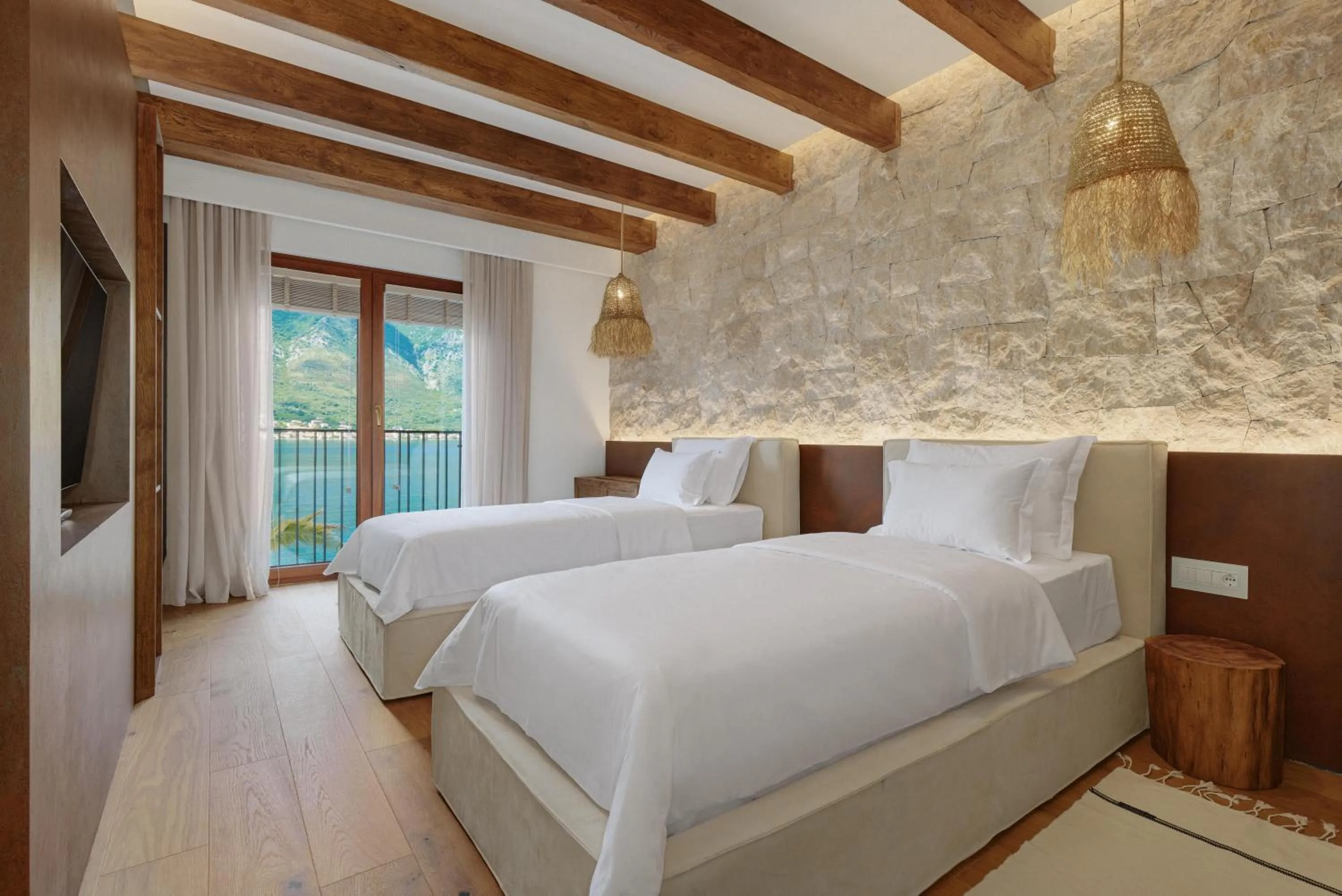 Photo of the whole room, Bed in Hotel Forza Mare