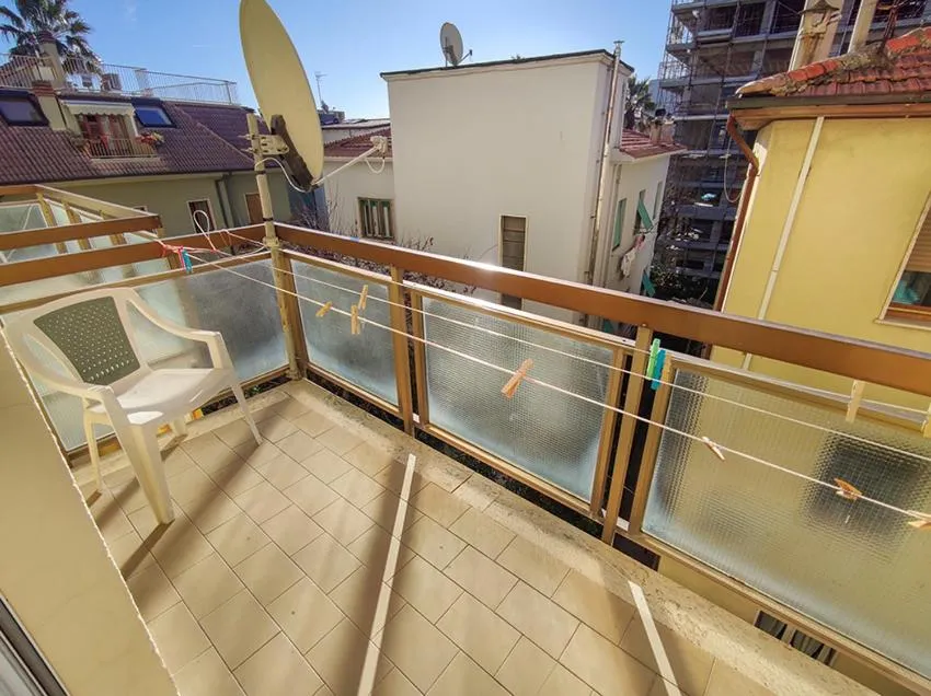 Ampio Quadrilocale 8 Pax vista mare