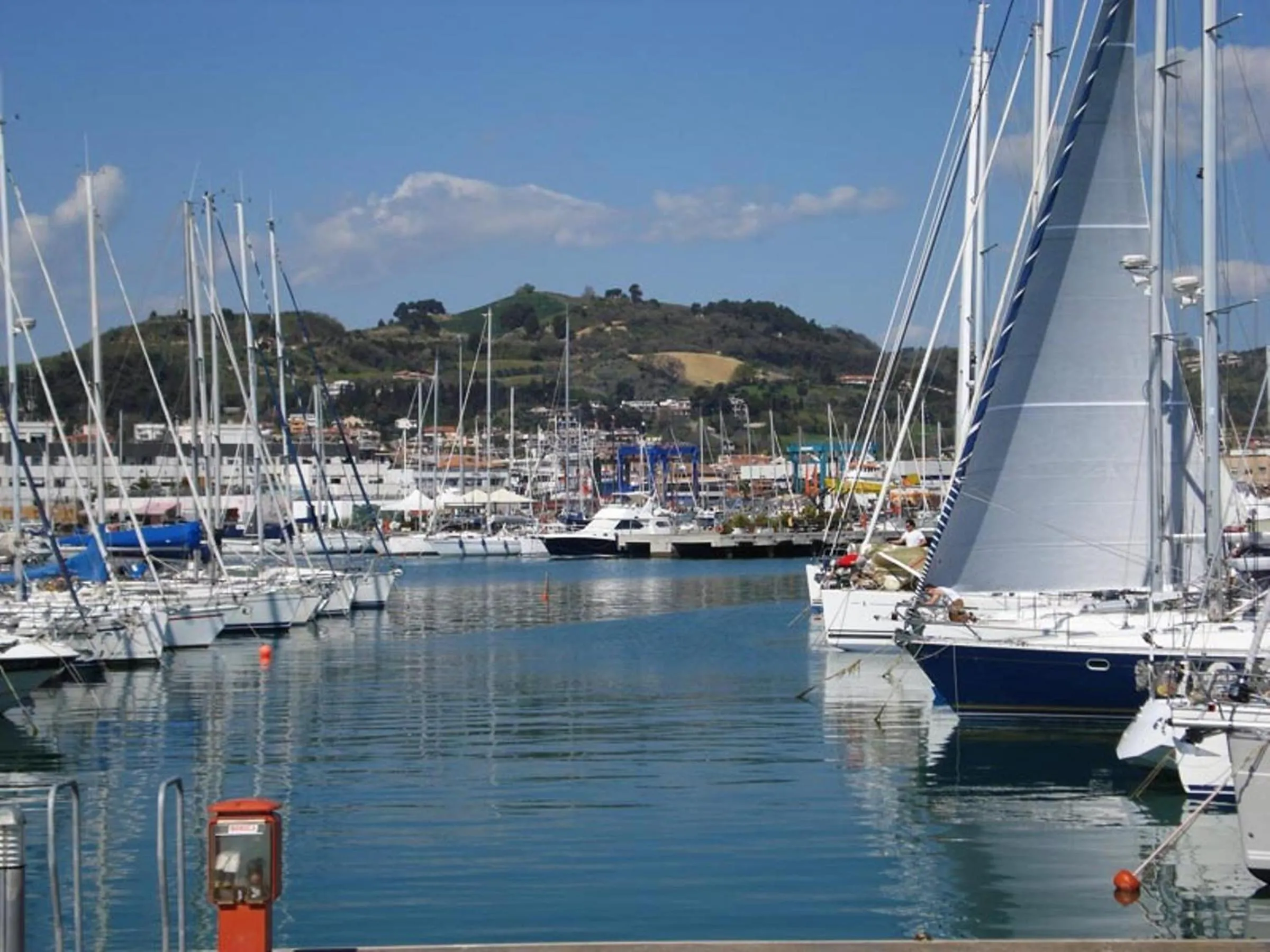 Ampio Quadrilocale 8 Pax vista mare