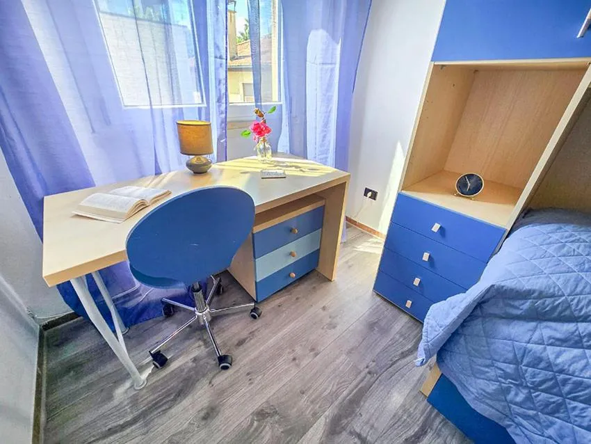 Ampio Quadrilocale 8 Pax vista mare