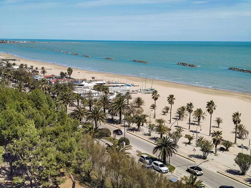 Ampio Quadrilocale 8 Pax vista mare