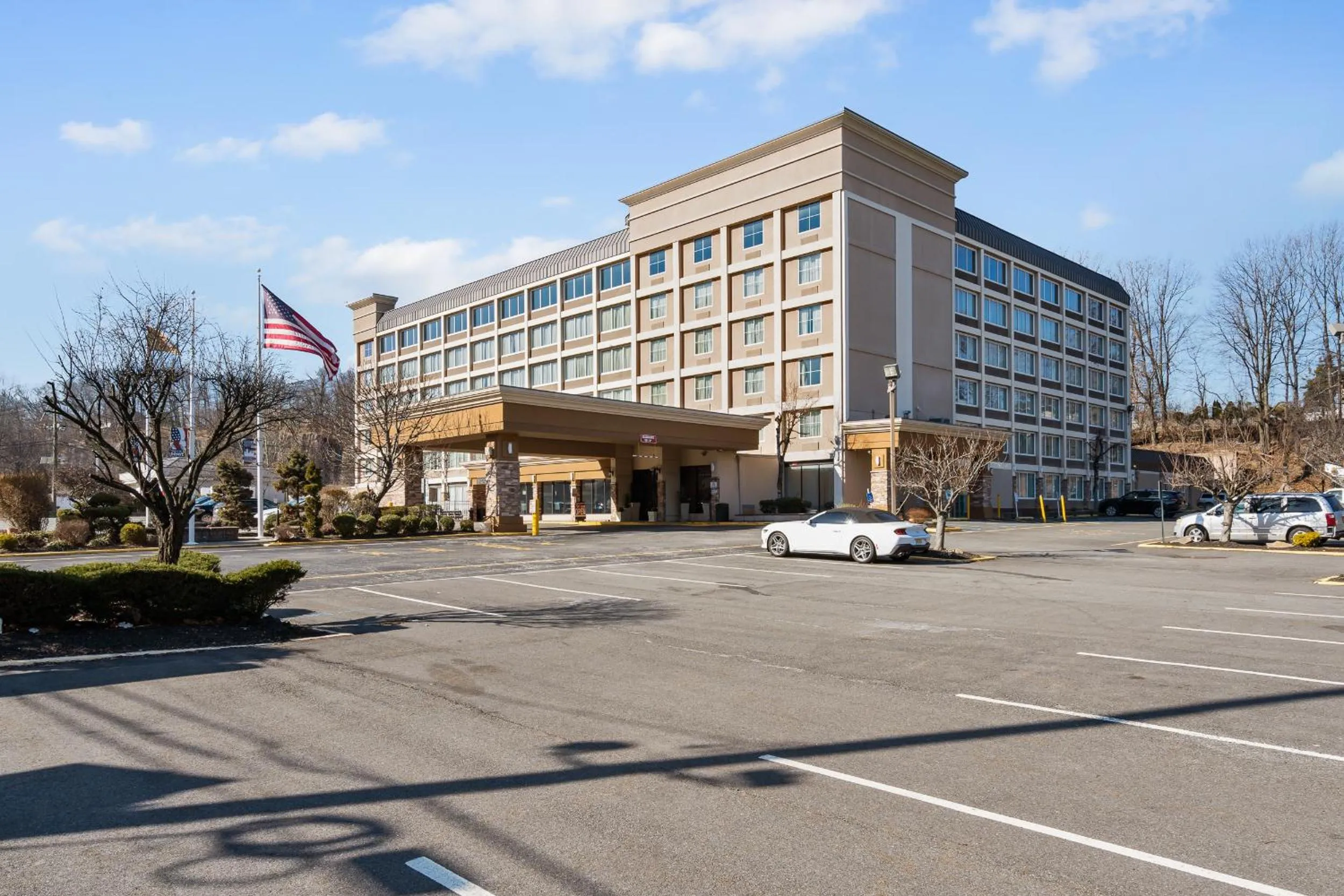 Property building in Executive Inn - Fort Lee