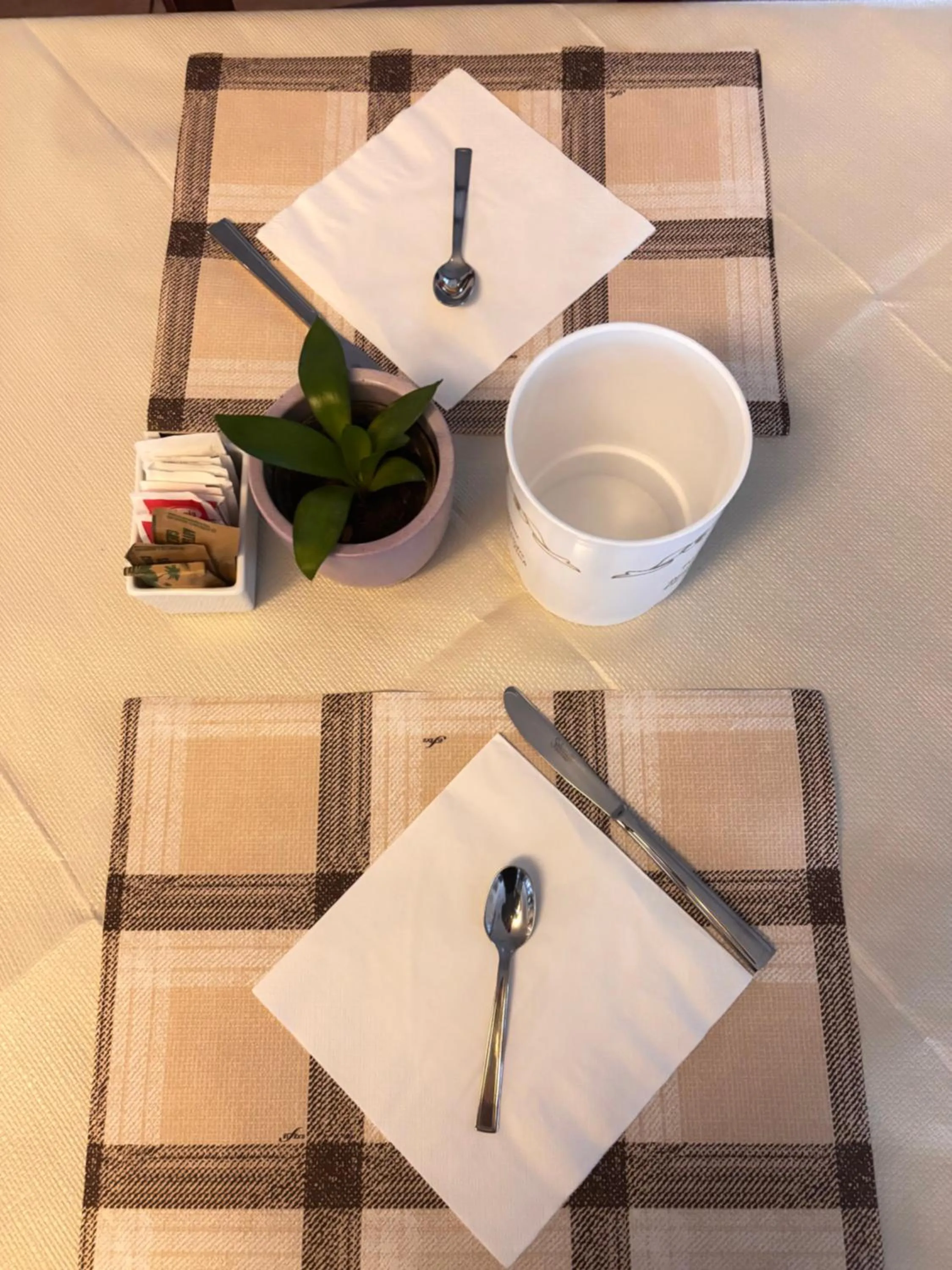 Food and drinks in Hotel Crocenzi