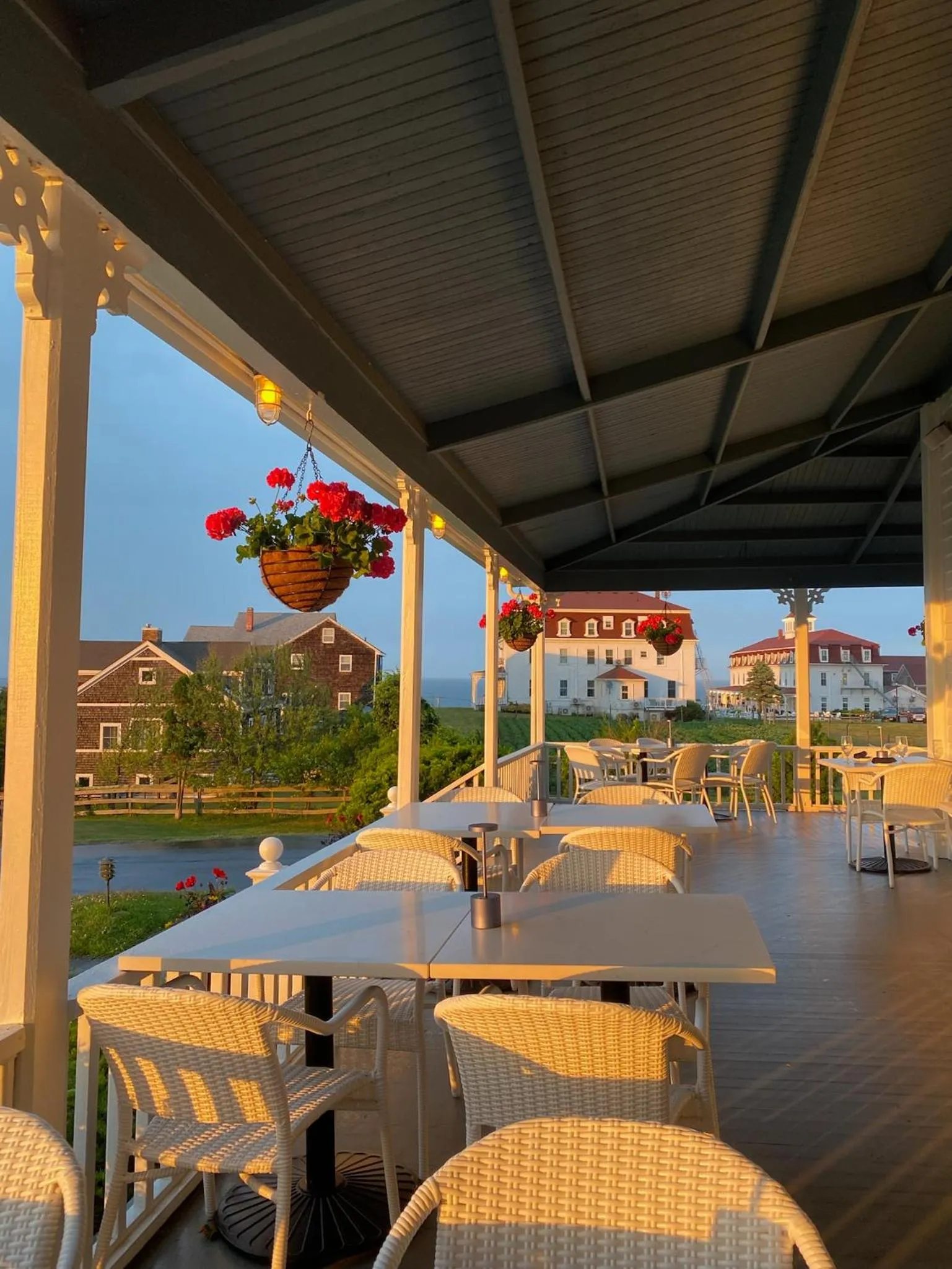 Restaurant/places to eat in Atlantic Inn