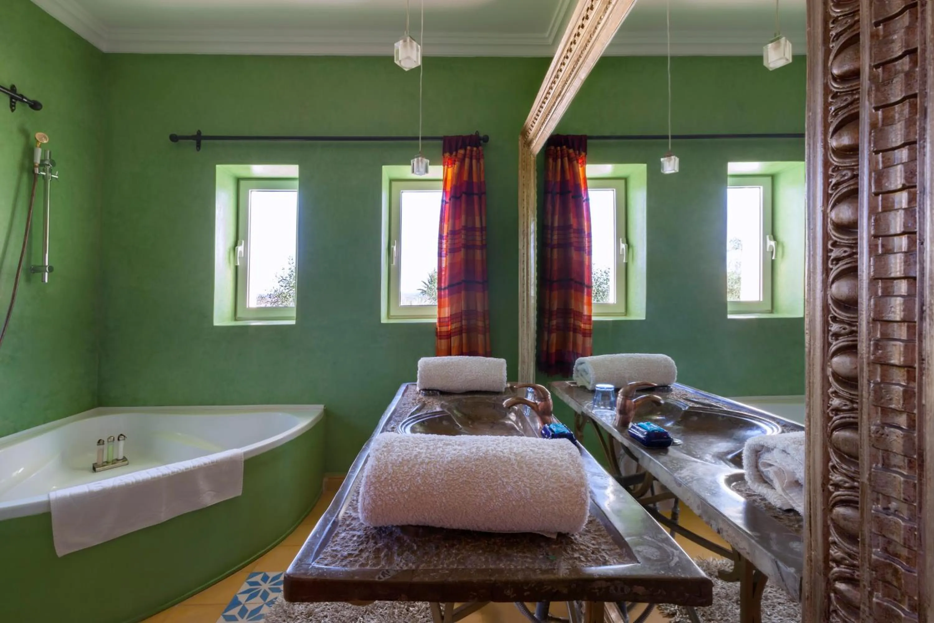 Bathroom, Bed in Sultana Royal Golf