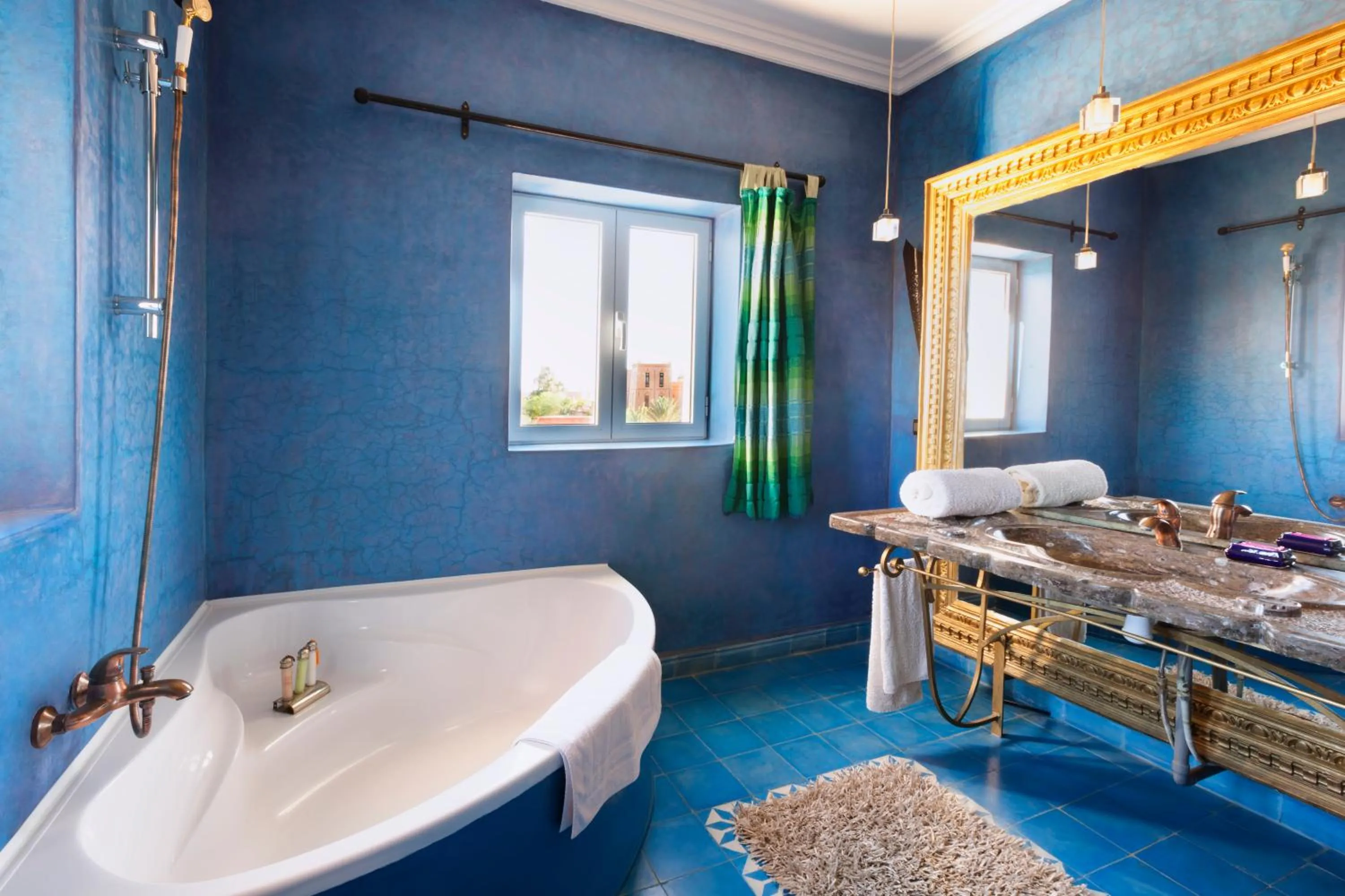 Bathroom, Bed in Sultana Royal Golf