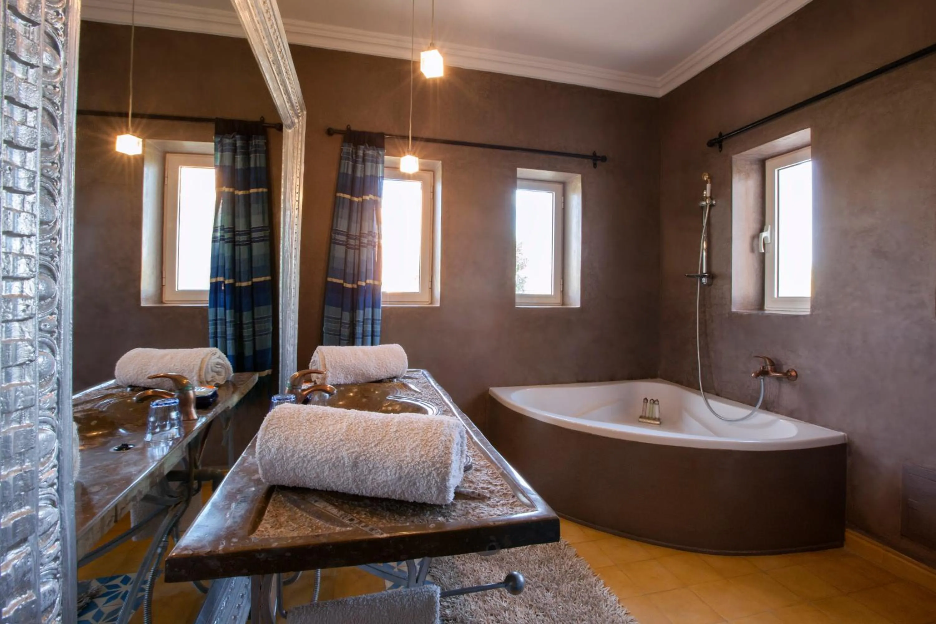 Bathroom, Bed in Sultana Royal Golf