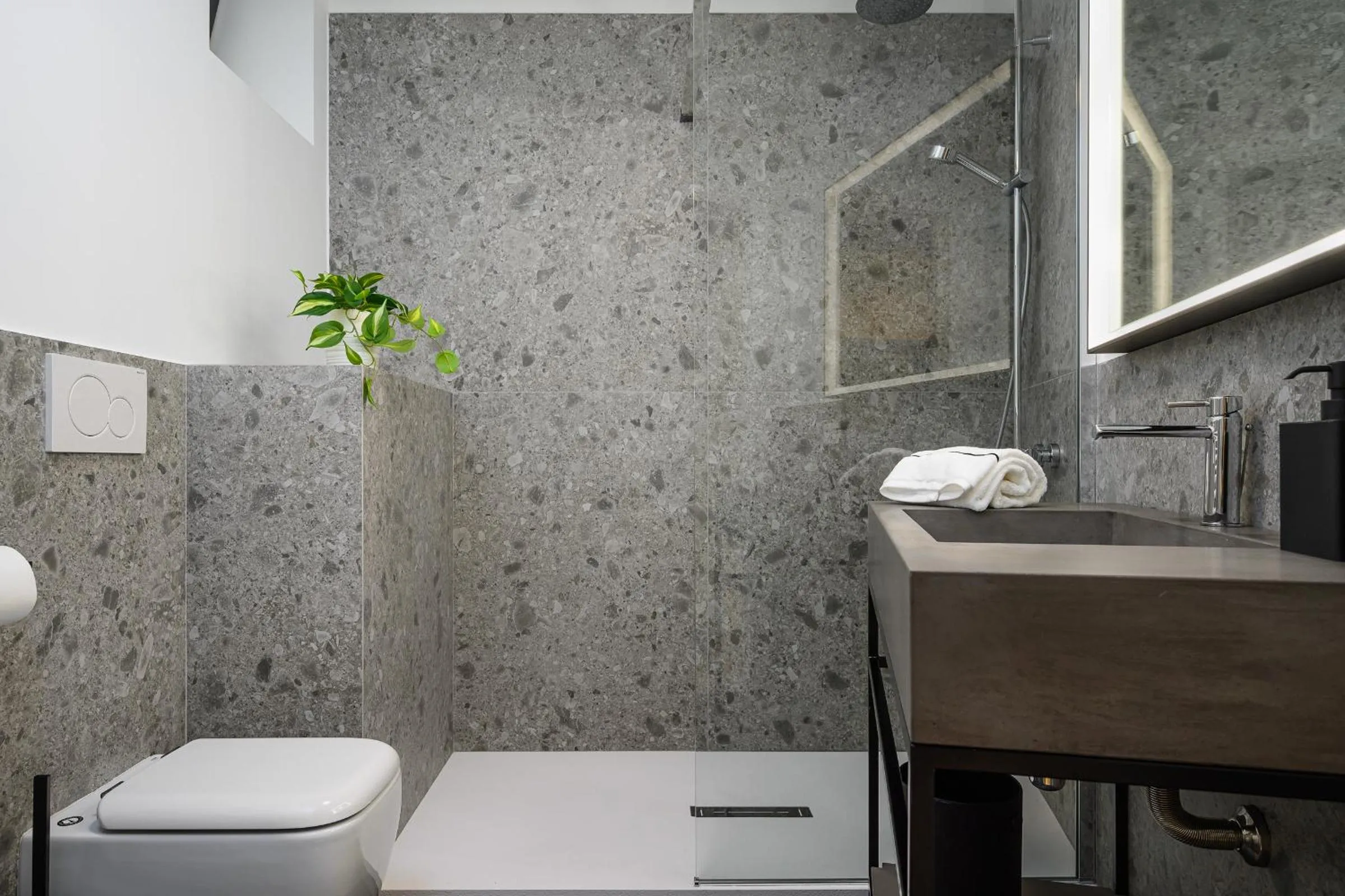 Toilet in Sotto Loft