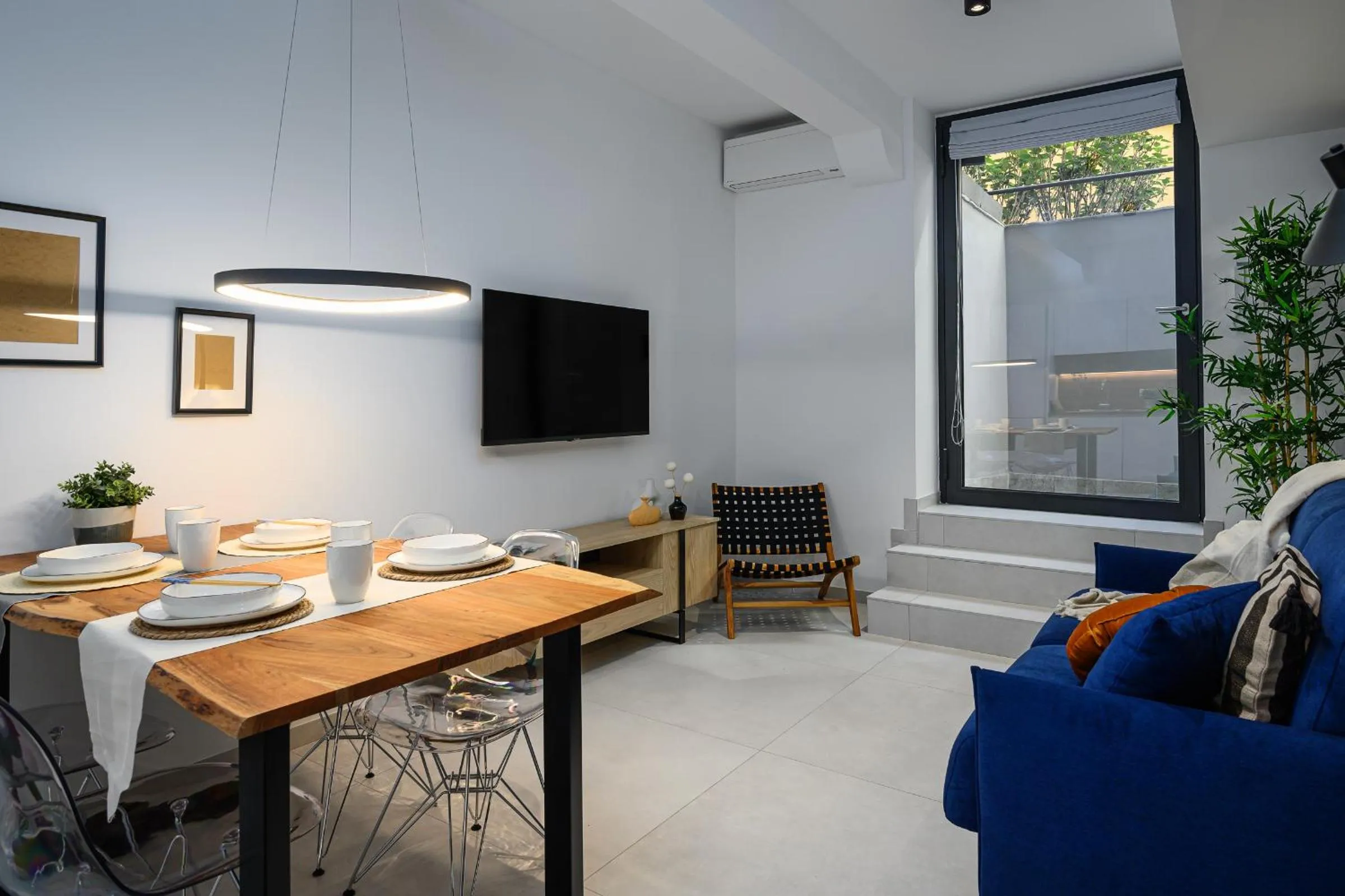 Dining area in Sotto Loft
