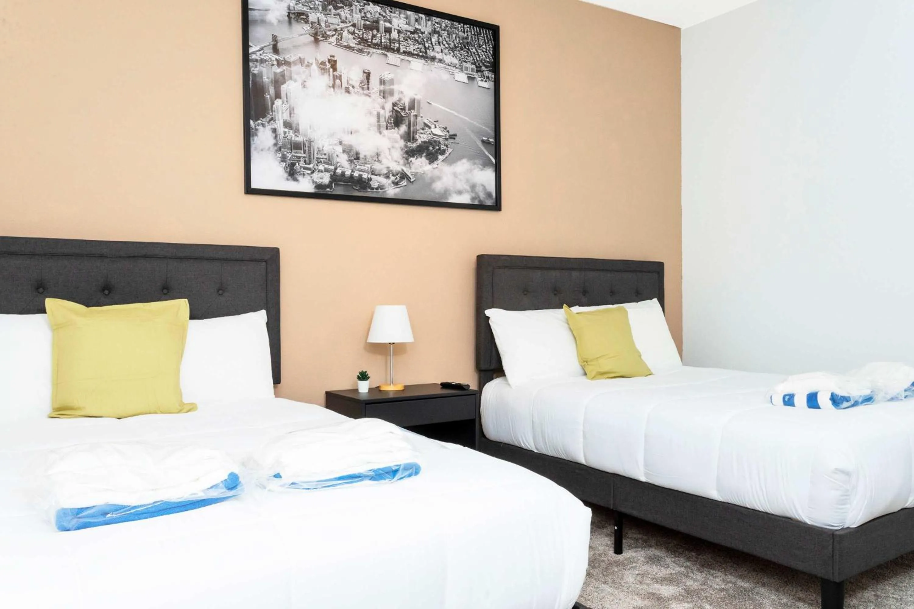 Bed in Gorgeous 3Bd Close to Disney @Champions Gate 993