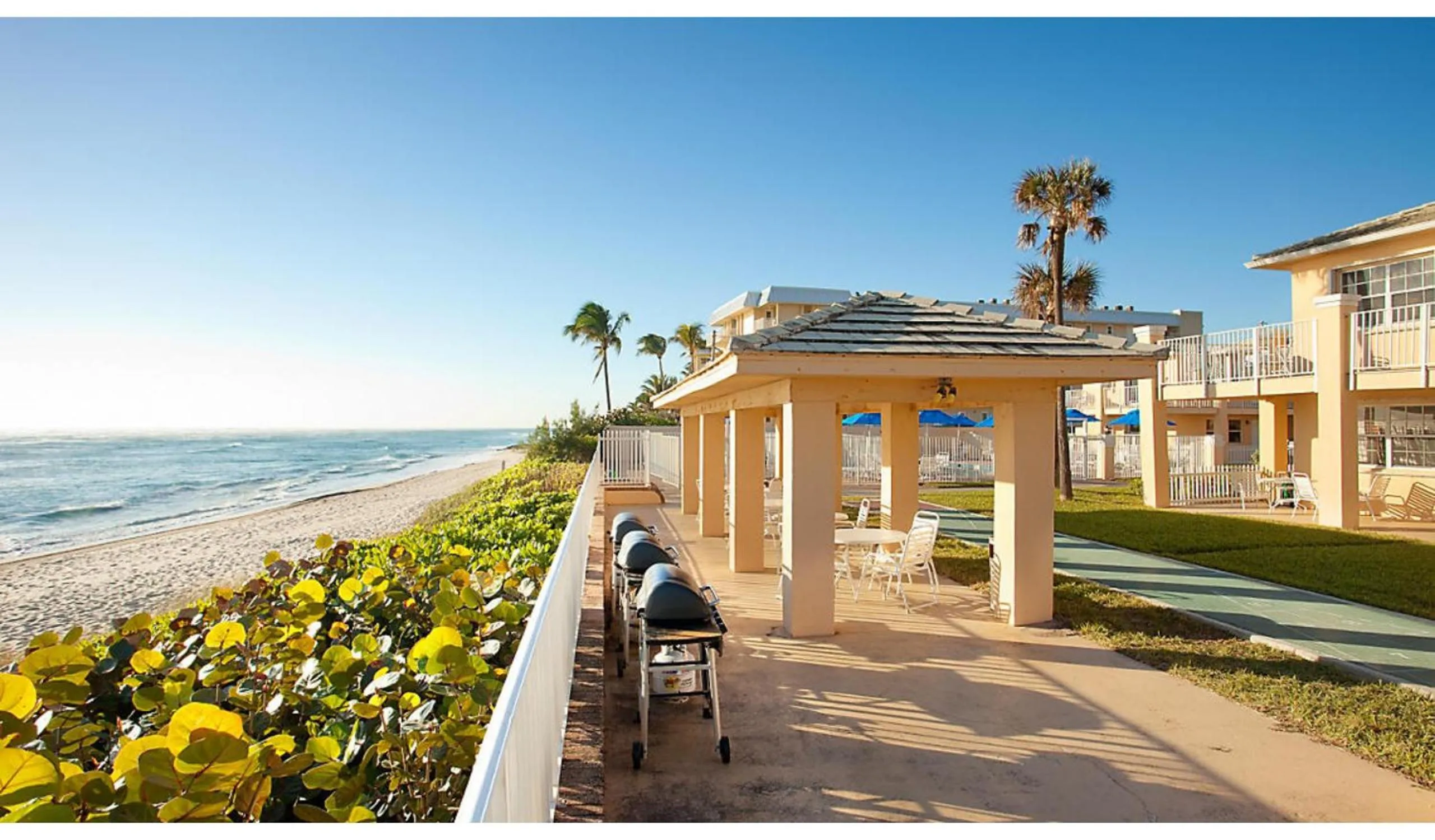 Property building in Gulfstream Manor