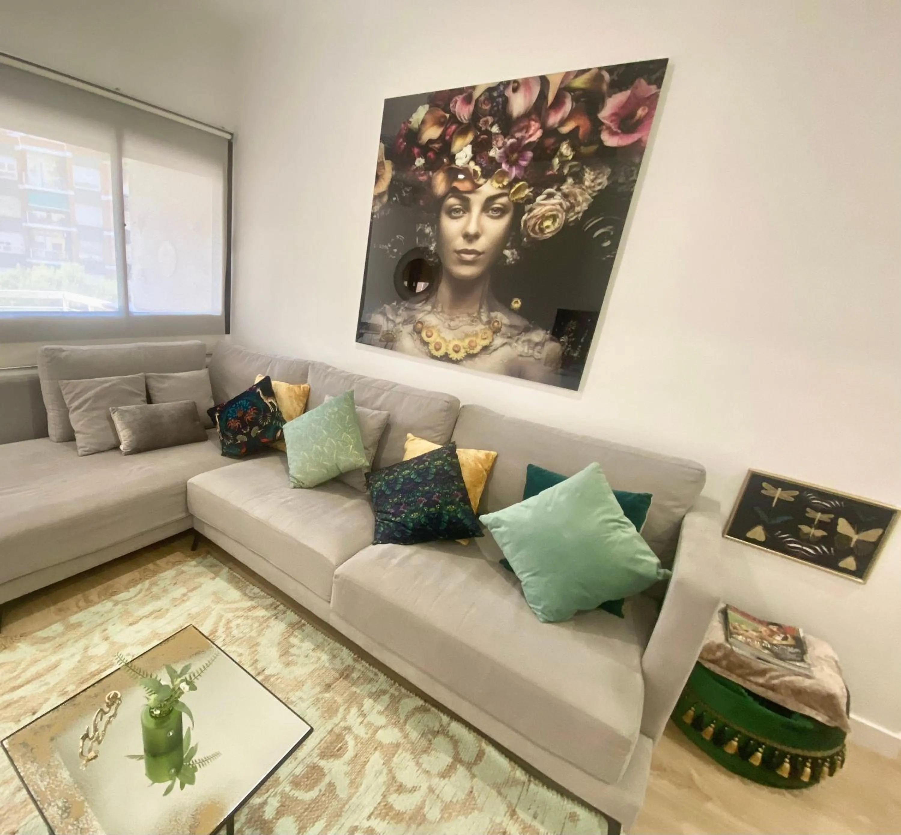 Living room in Barcelona Chic Apartments- Free Parking - 10 min BCN center by metro