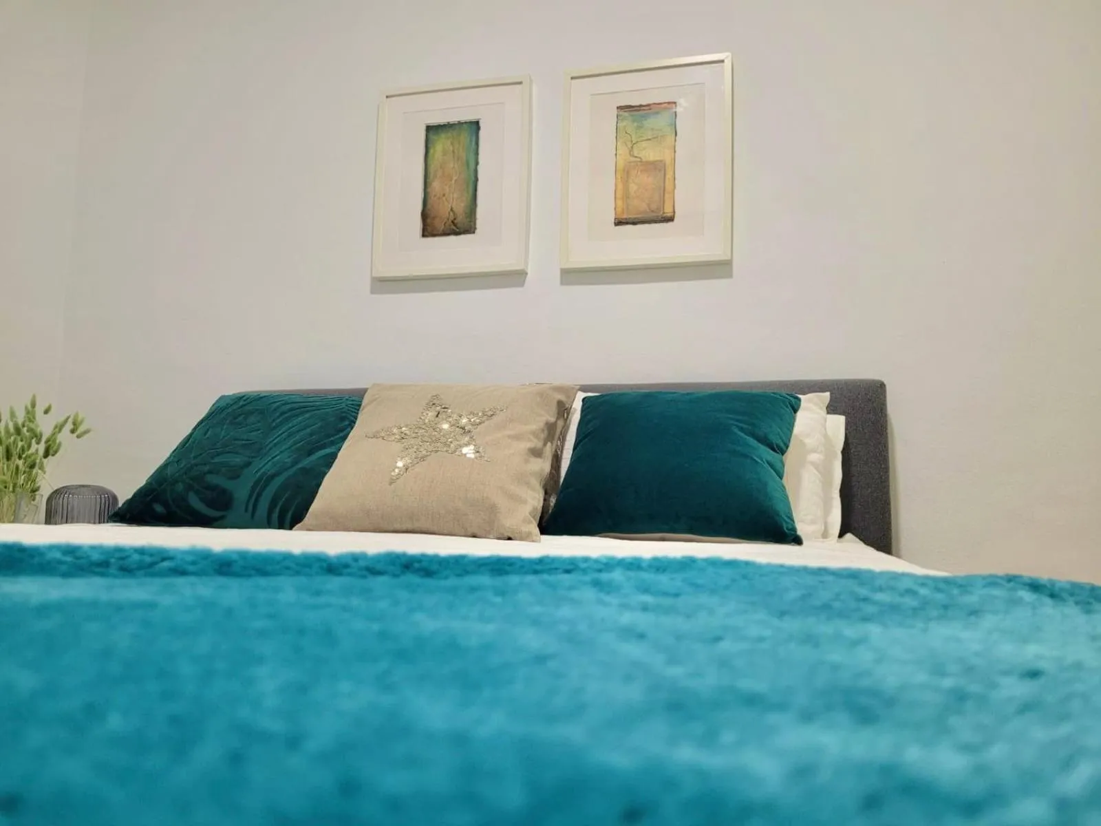 Bedroom, Bed in Barcelona Chic Apartments- Free Parking - 10 min BCN center by metro