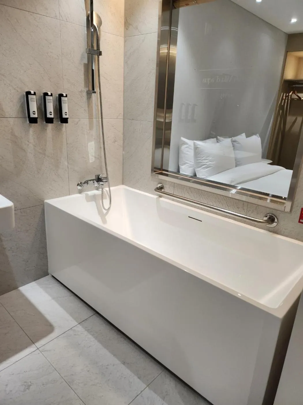 Asherah Villa d' aqua Hotel