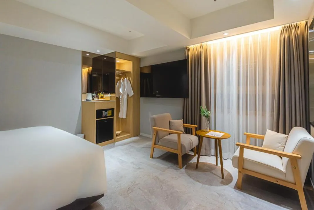 Bed in Asherah Villa d' aqua Hotel