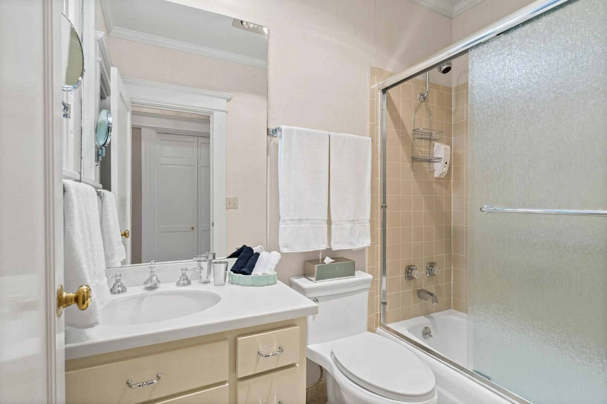 Shower in Powell Place